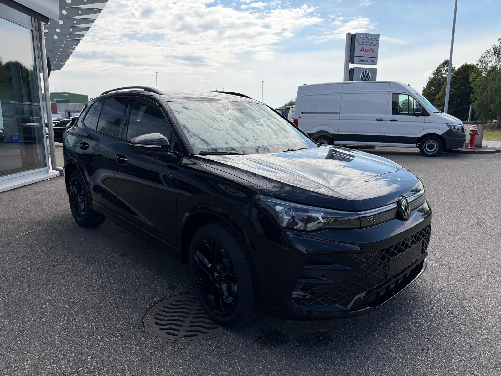 VW Tiguan 2.0 TSI DSG R-Line United 4Motion-image-6