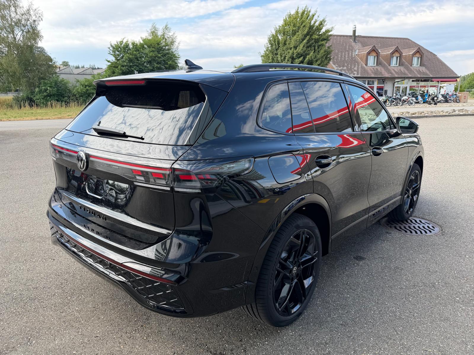 VW Tiguan 2.0 TSI DSG R-Line United 4Motion-image-4