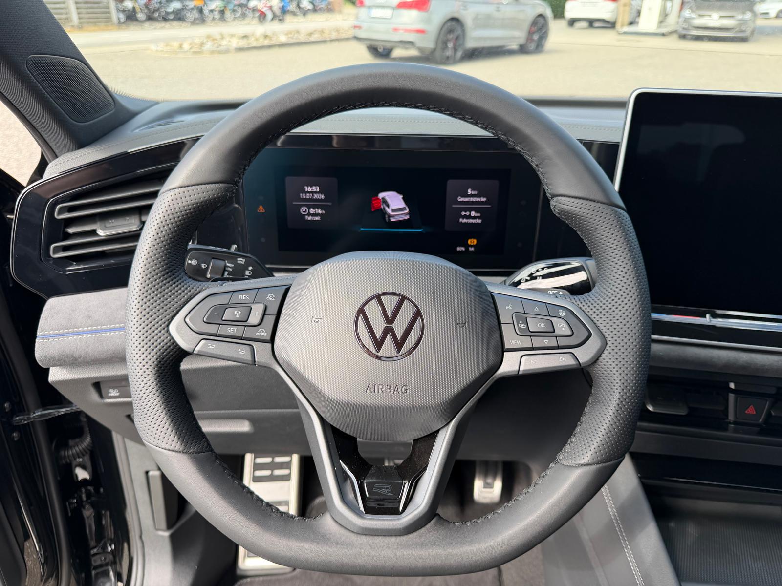 VW Tiguan 2.0 TSI DSG R-Line United 4Motion-image-13