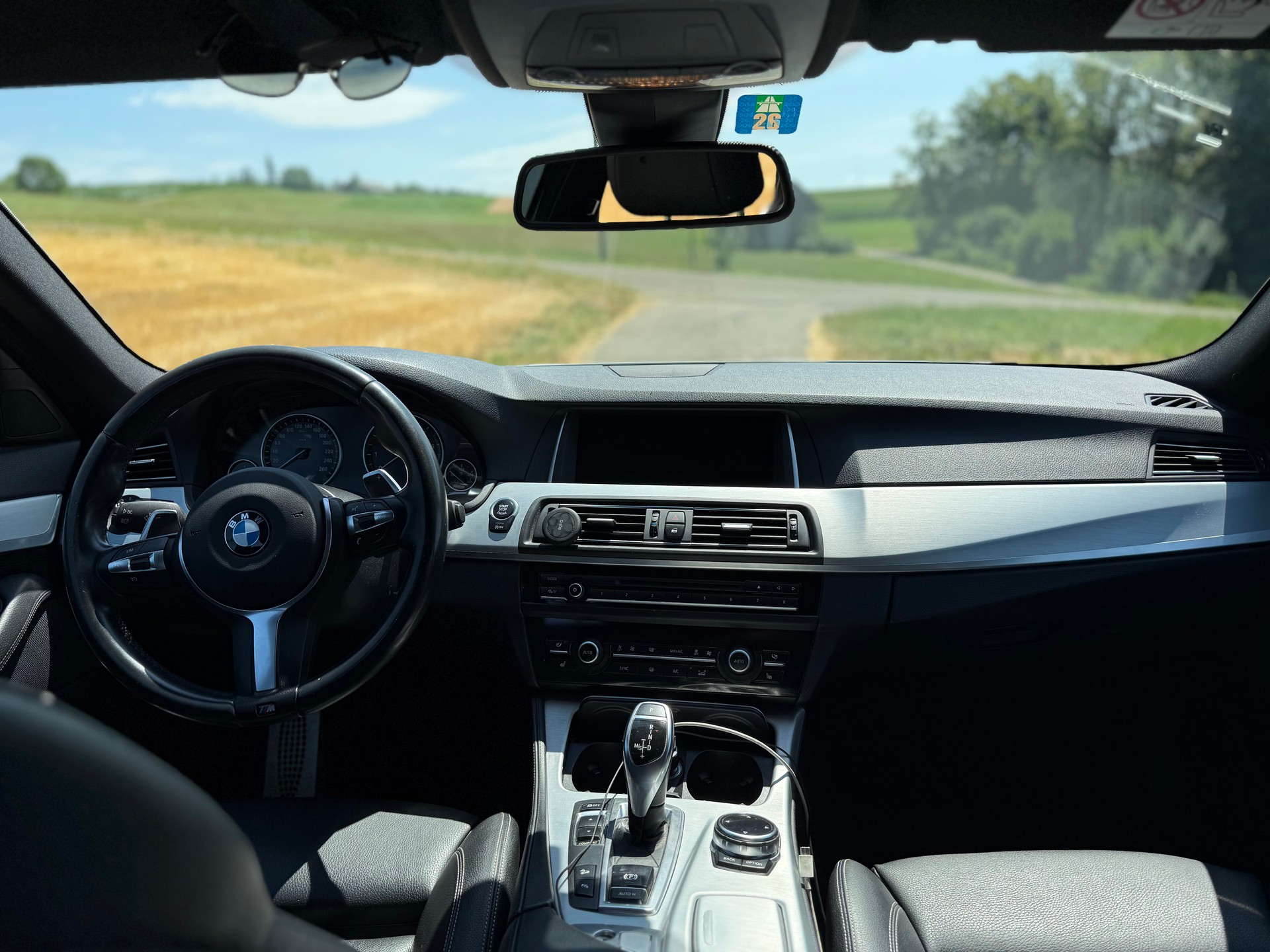 BMW 528i xDrive-image-3