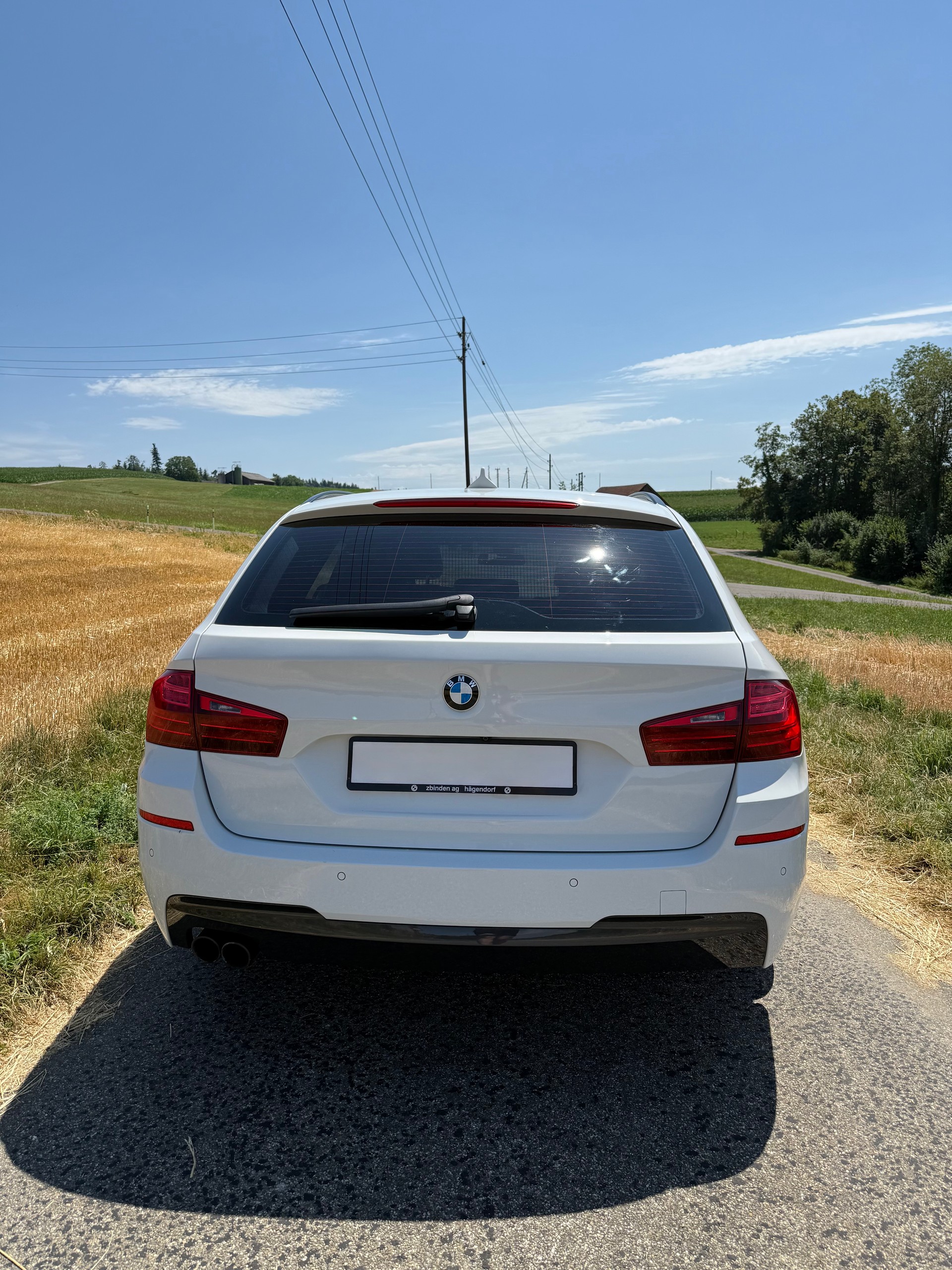 BMW 528i xDrive-image-5