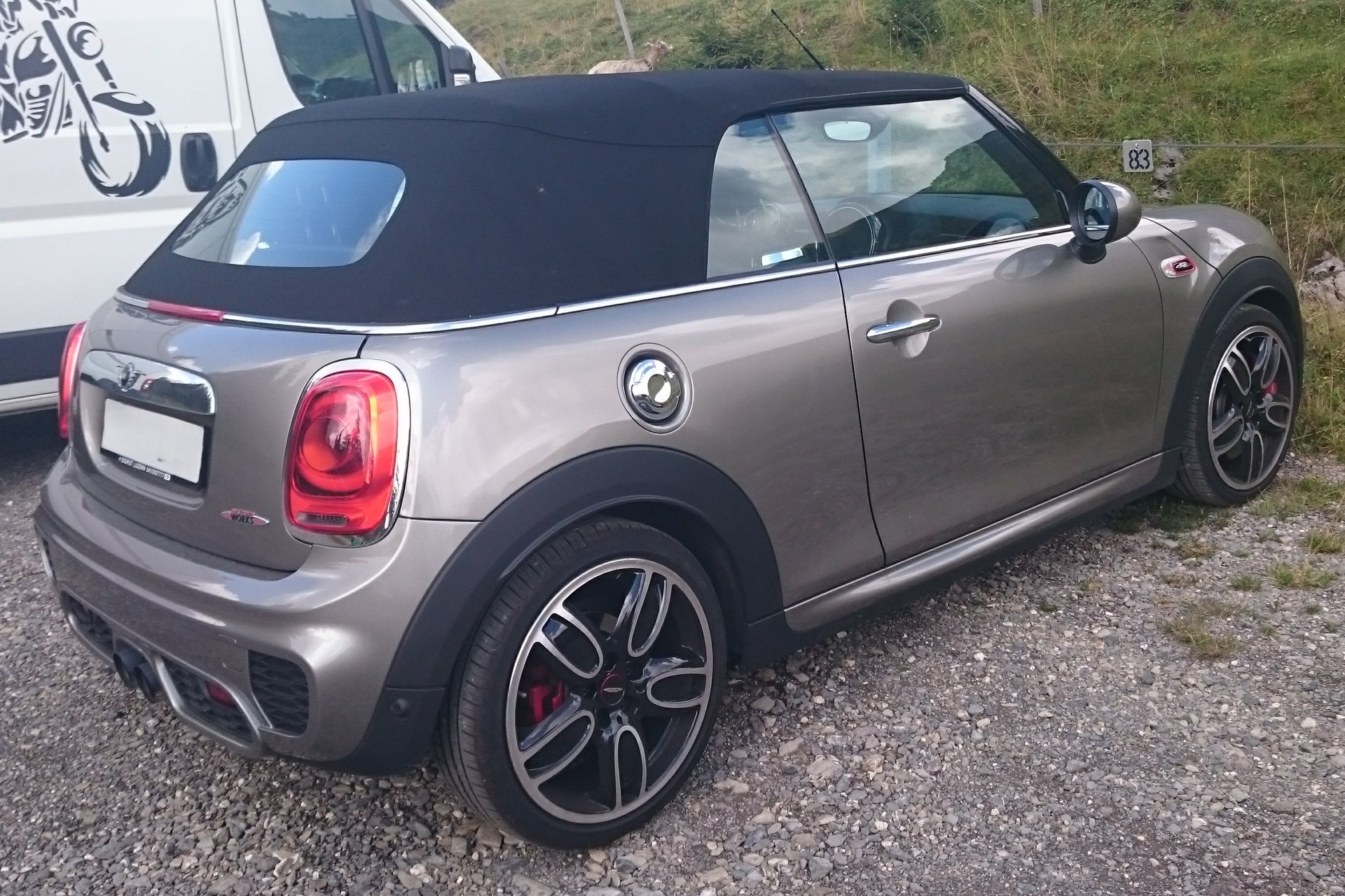 MINI Cabrio 2.0i John Cooper Works-image-6