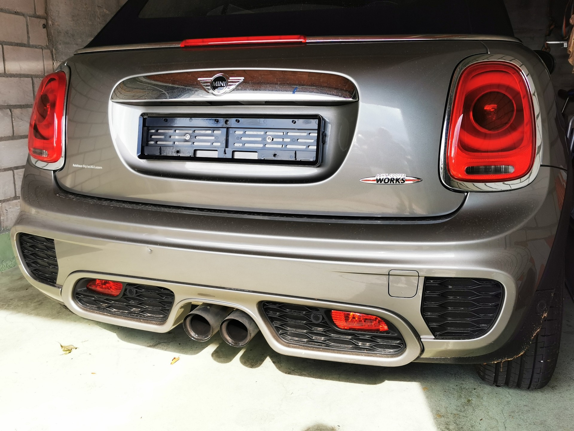 MINI Cabrio 2.0i John Cooper Works-image-5