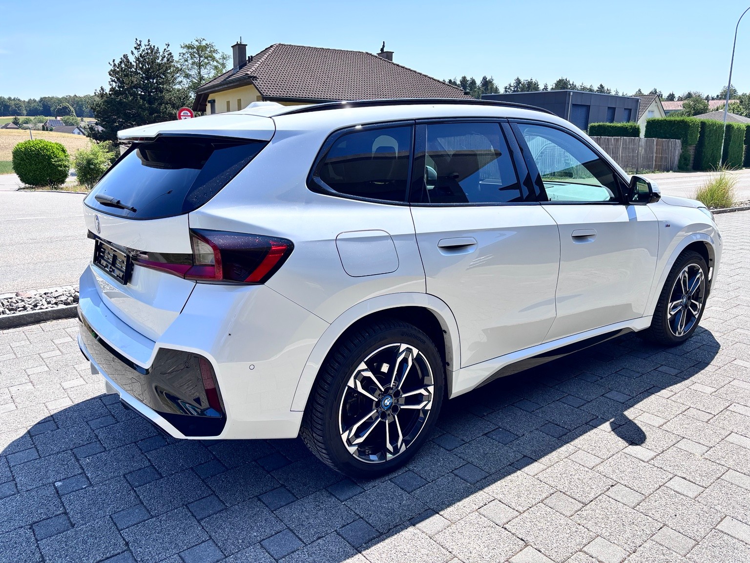 BMW 30e xDrive-image-3