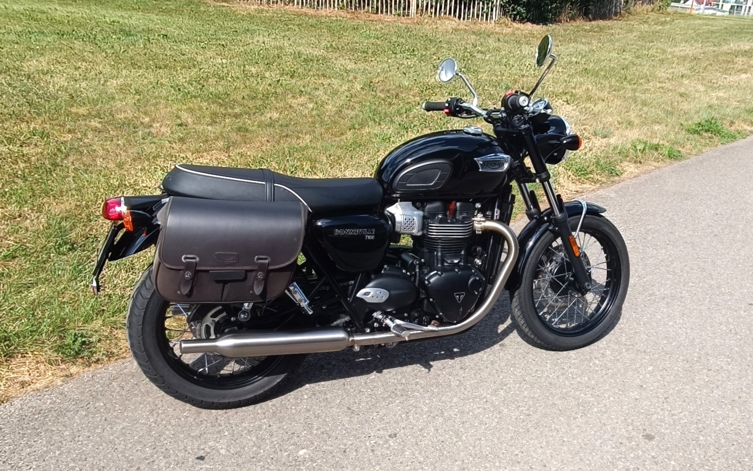 TRIUMPH Bonneville 900 T 100 (35kW)-image-2