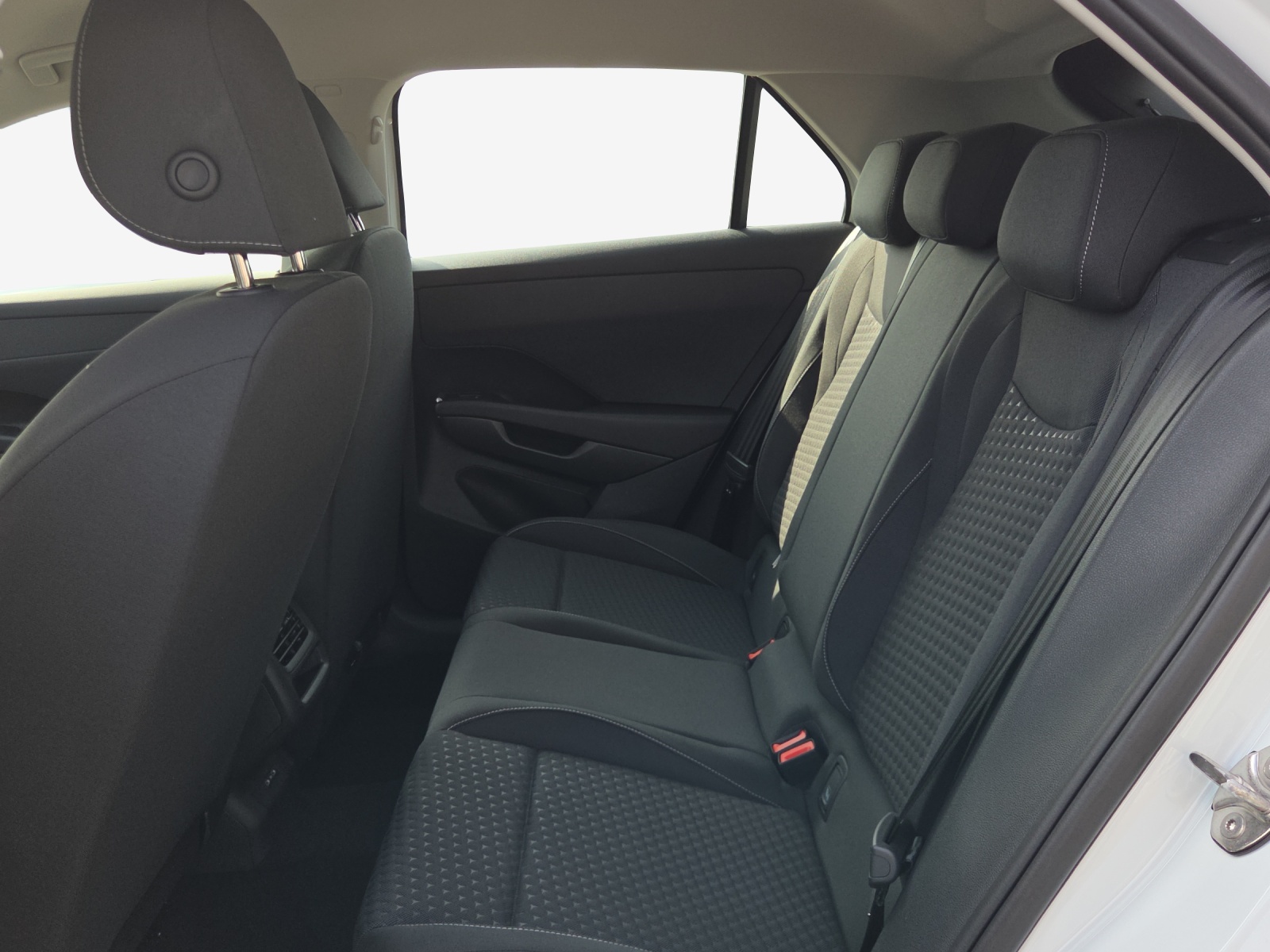 VW T-Roc 1.5 eTSI mHEV Trend DSG-image-11