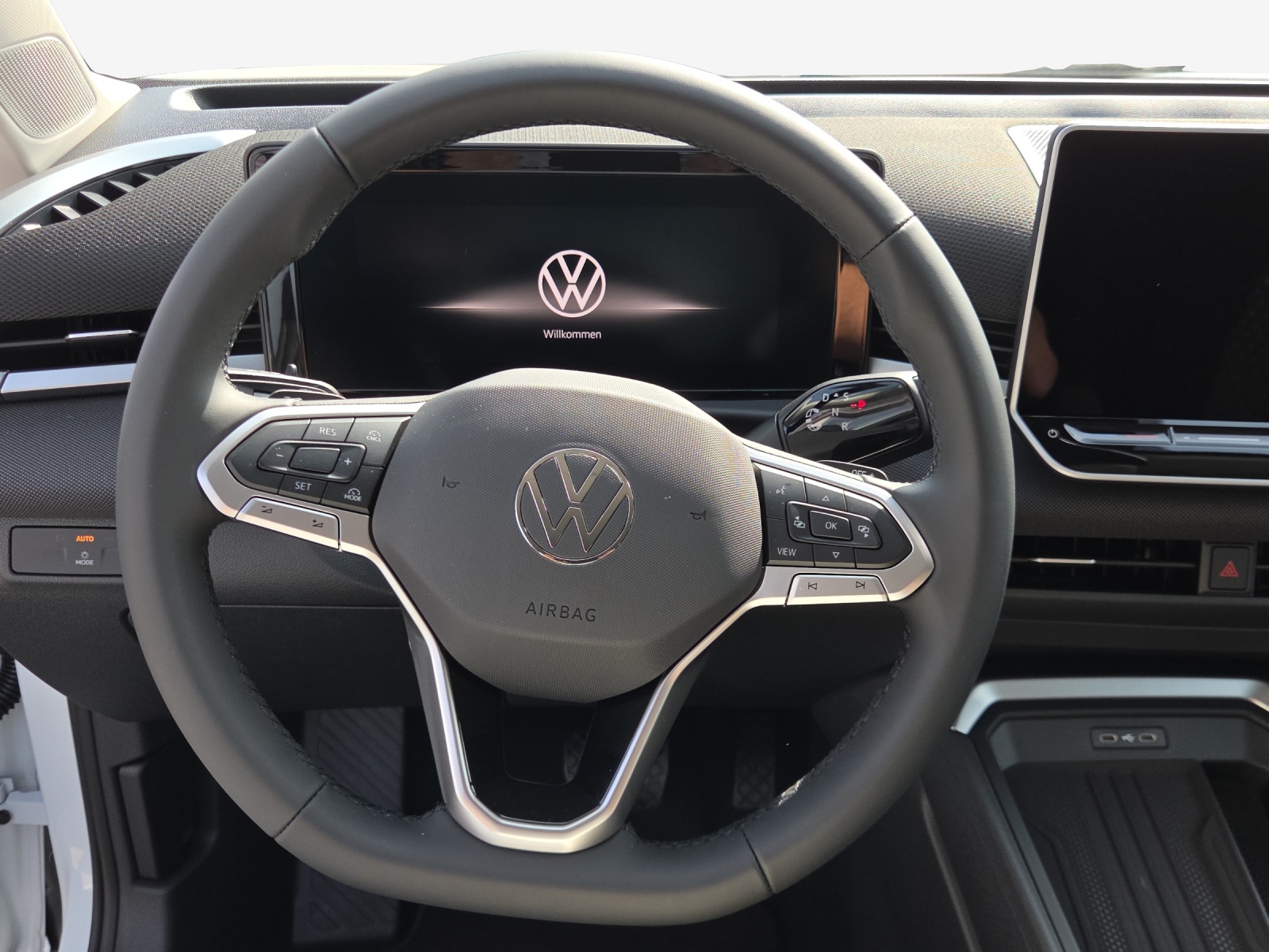 VW T-Roc 1.5 eTSI mHEV Trend DSG-image-9