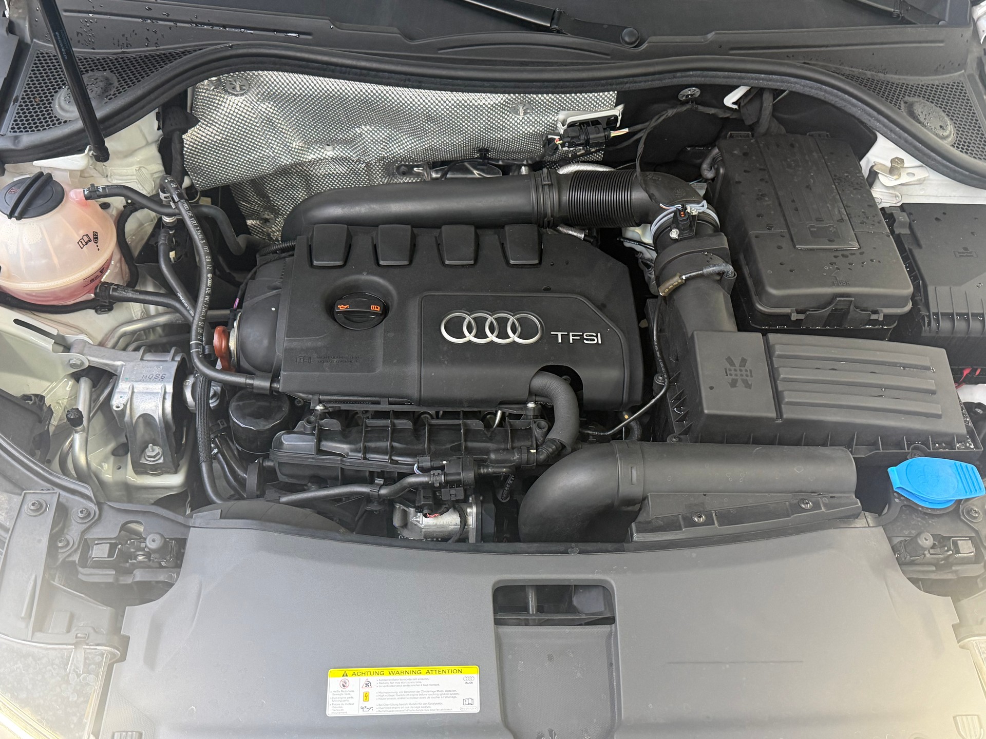 AUDI Q3 2.0 TFSI quattro-image-22