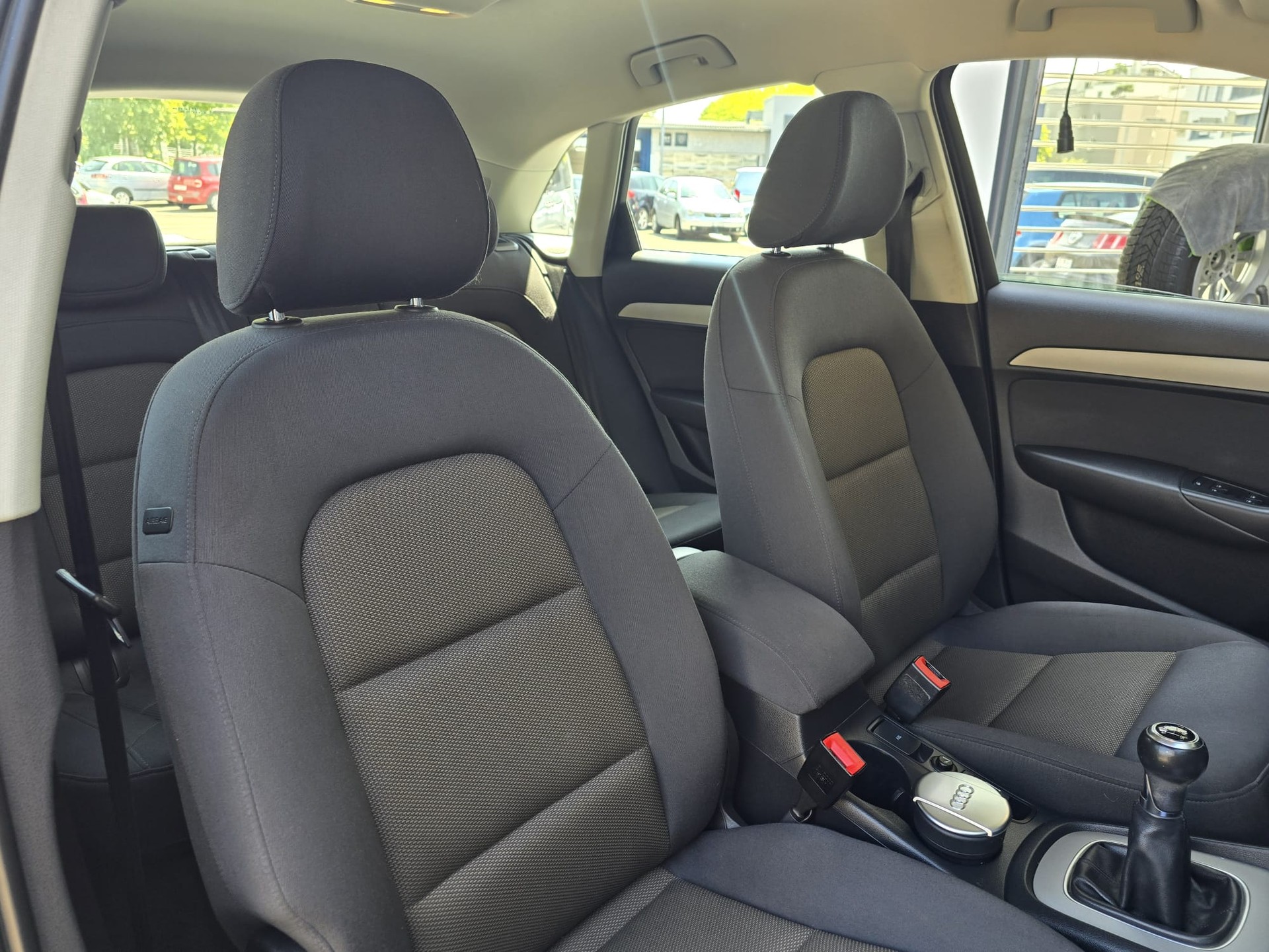 AUDI Q3 2.0 TFSI quattro-image-14