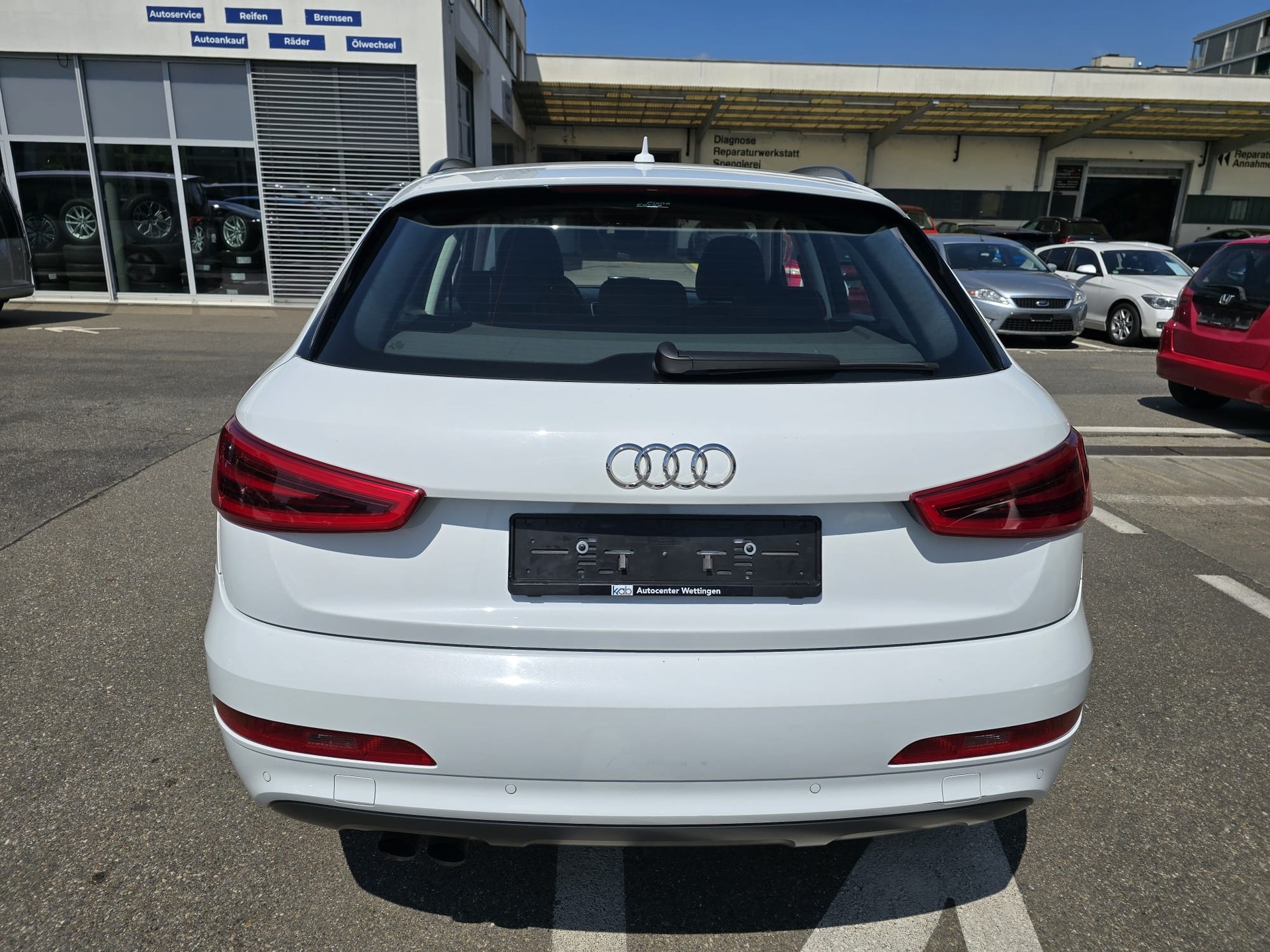 AUDI Q3 2.0 TFSI quattro-image-4