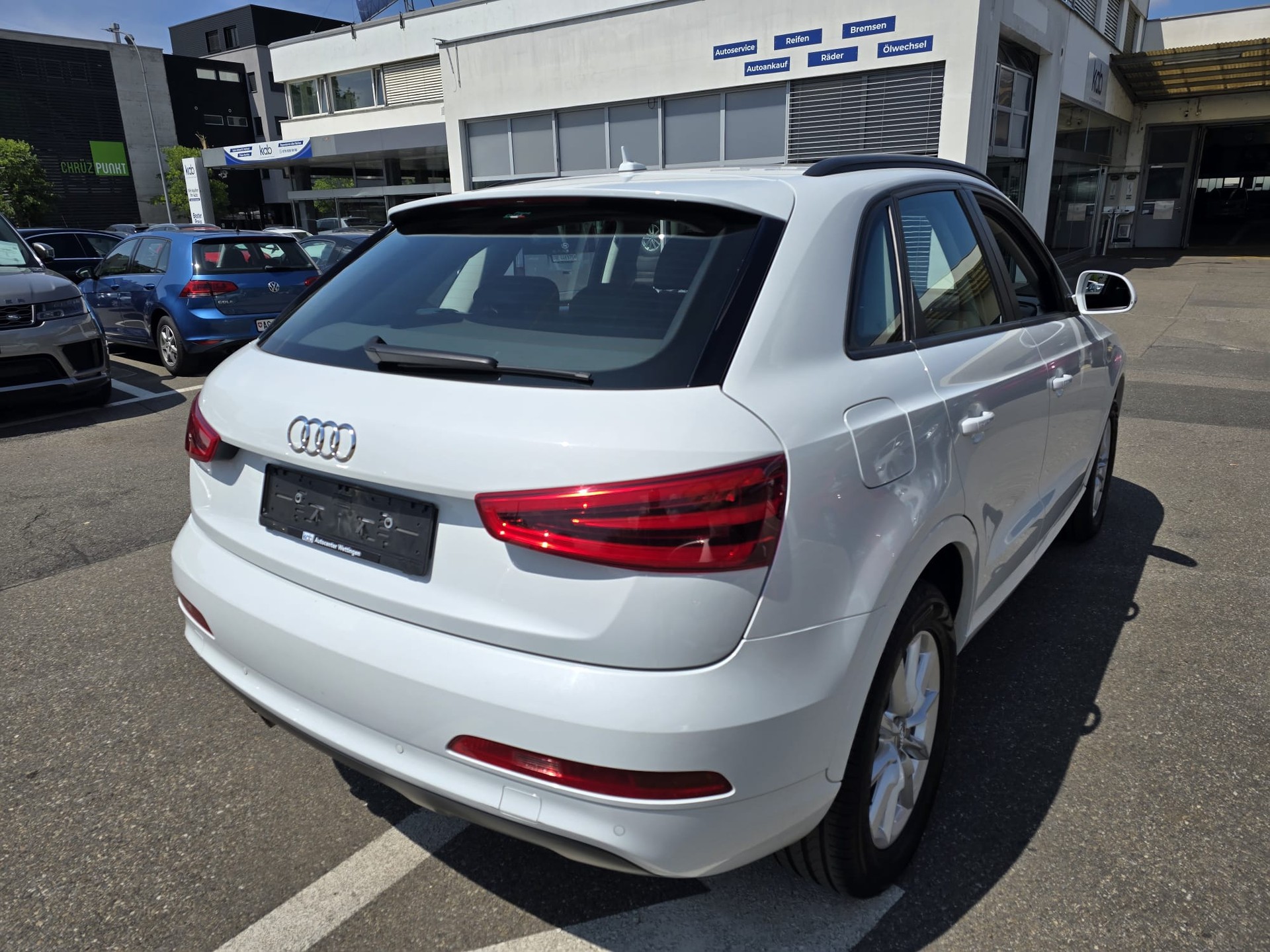 AUDI Q3 2.0 TFSI quattro-image-3