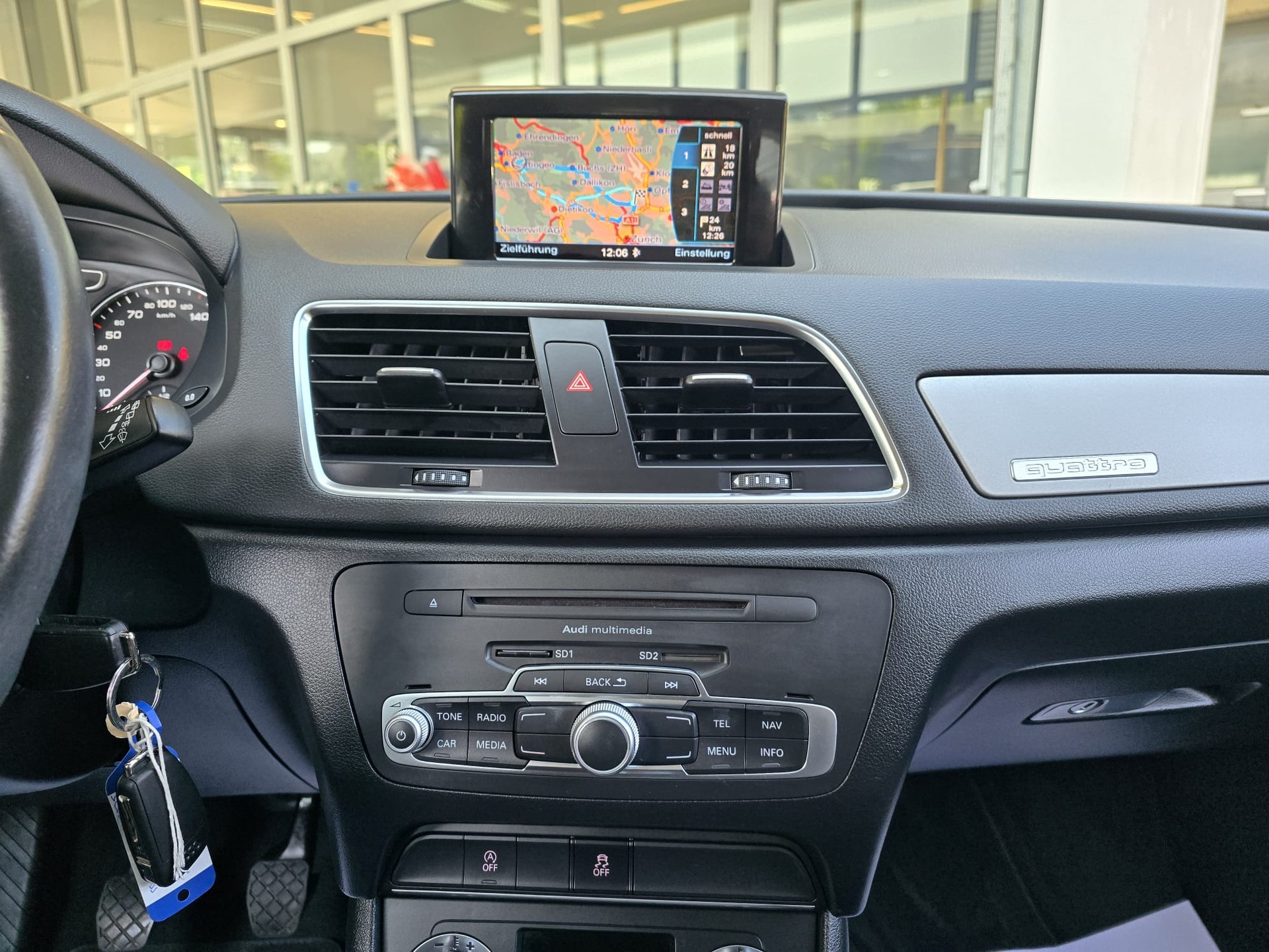 AUDI Q3 2.0 TFSI quattro-image-10