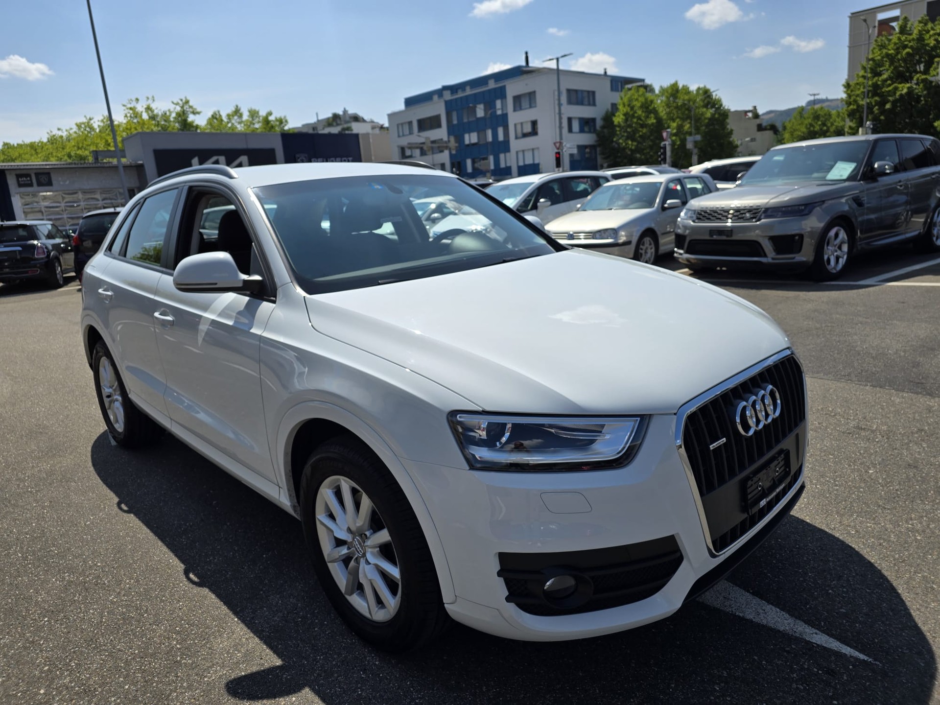 AUDI Q3 2.0 TFSI quattro-image-2