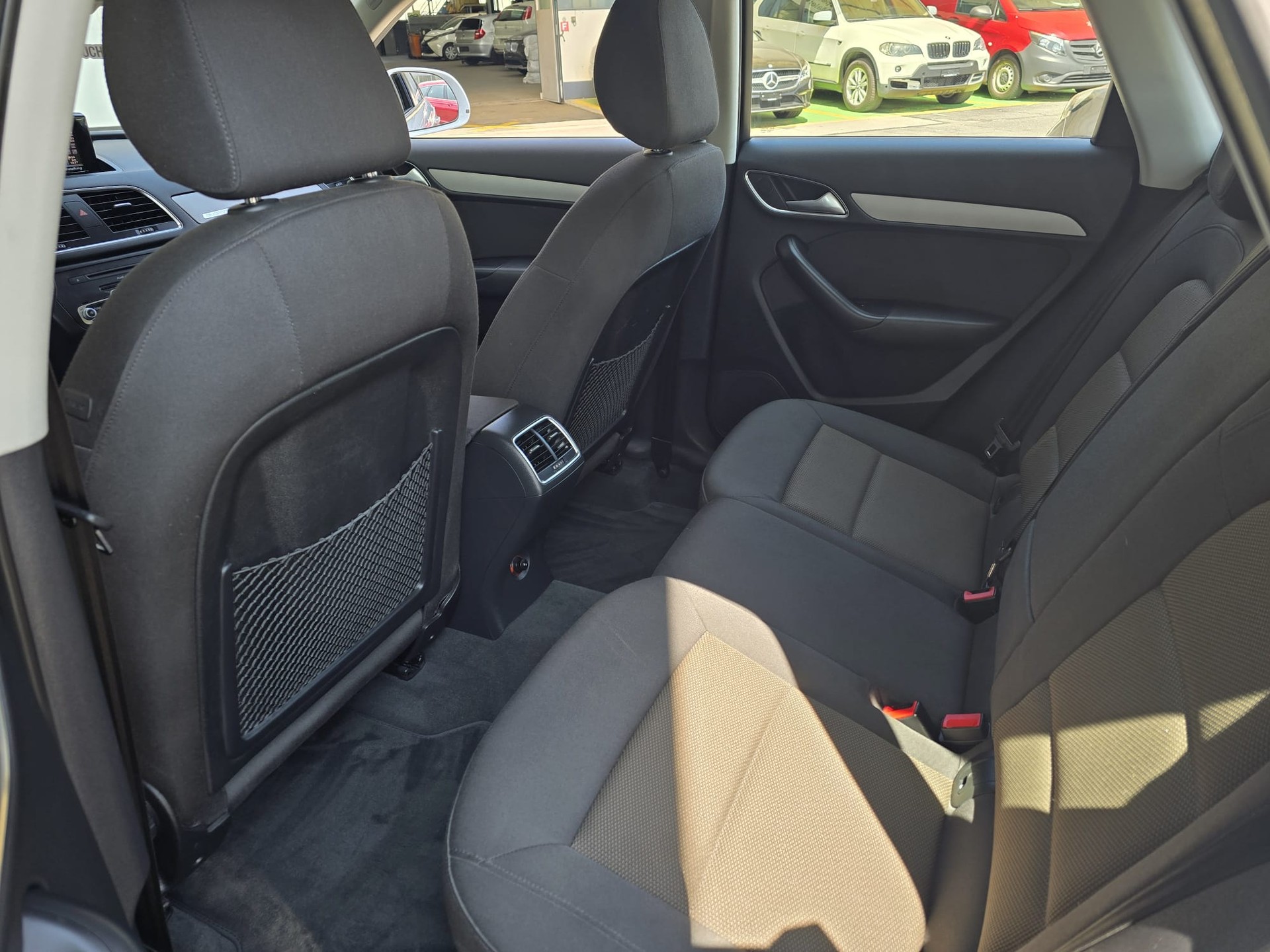 AUDI Q3 2.0 TFSI quattro-image-16