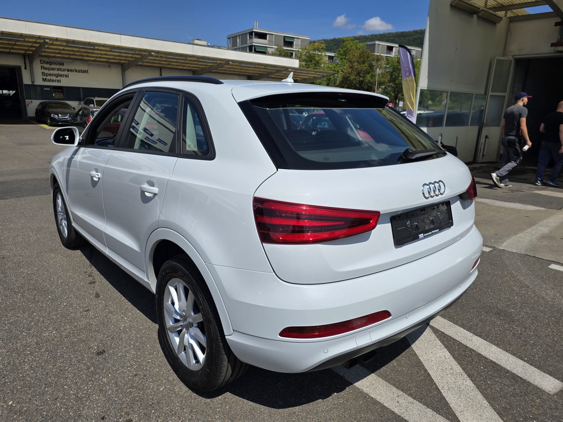 AUDI Q3 2.0 TFSI quattro-image-5