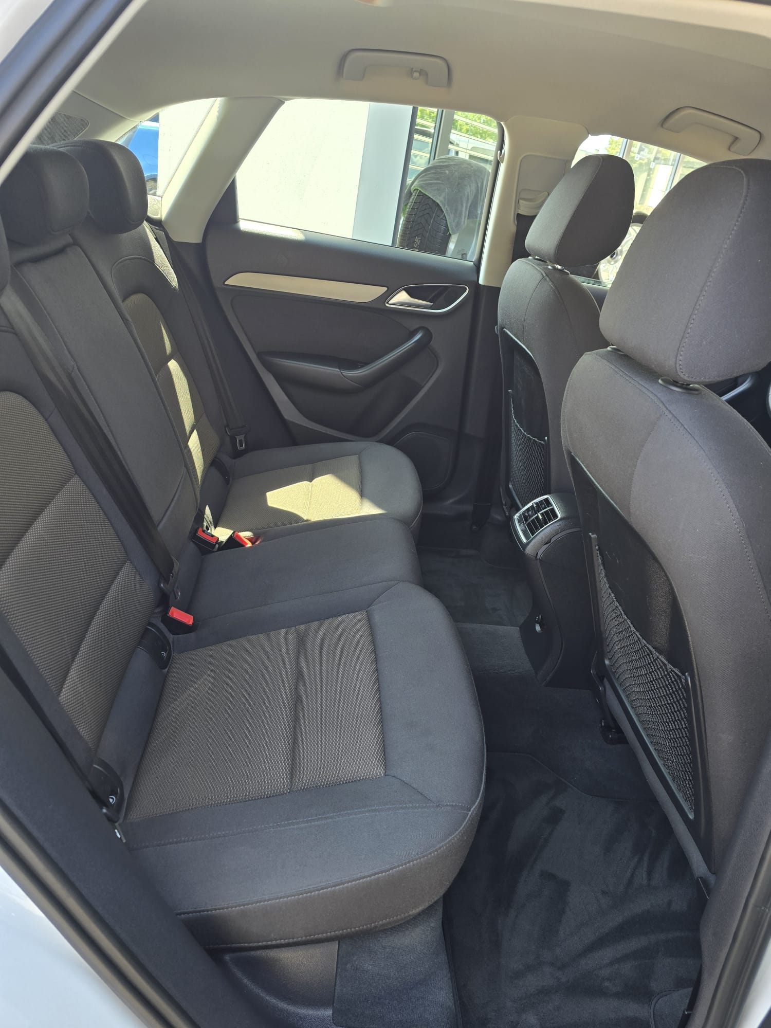 AUDI Q3 2.0 TFSI quattro-image-15