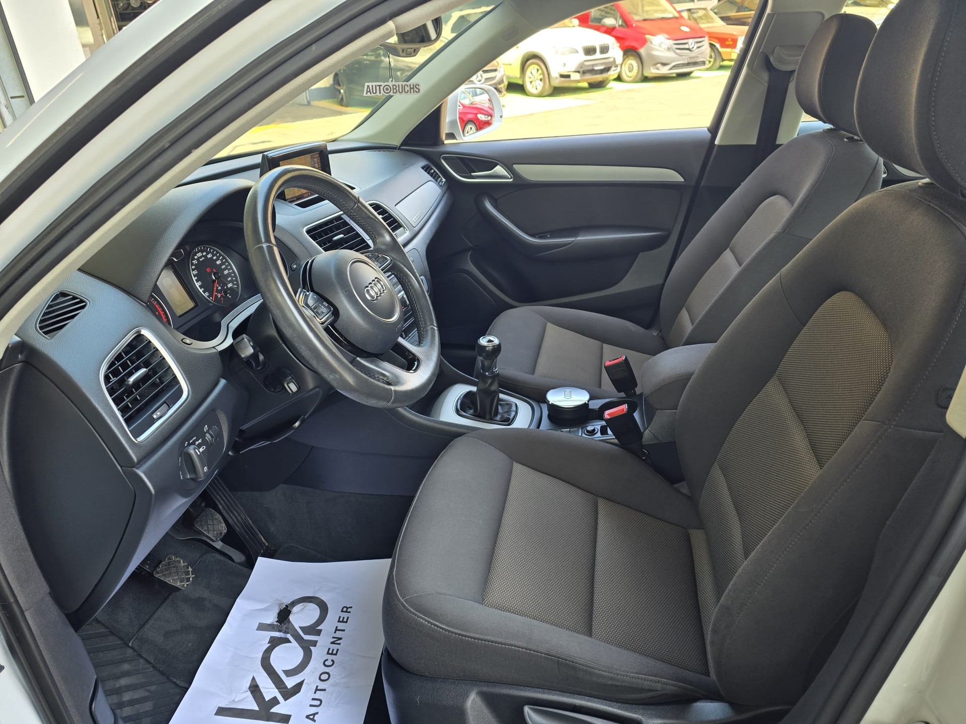 AUDI Q3 2.0 TFSI quattro-image-12