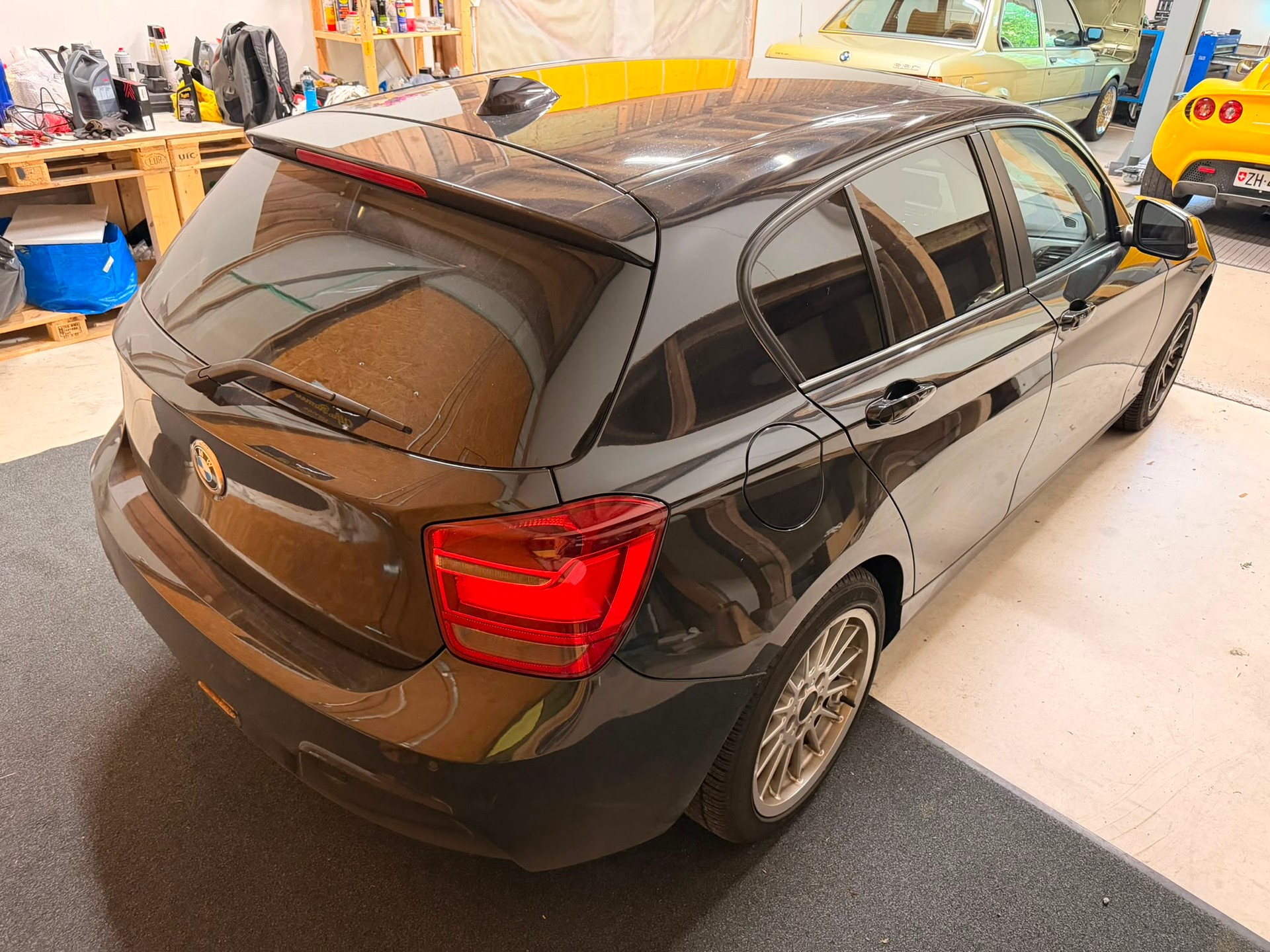 BMW 120d Sport Line-image-2