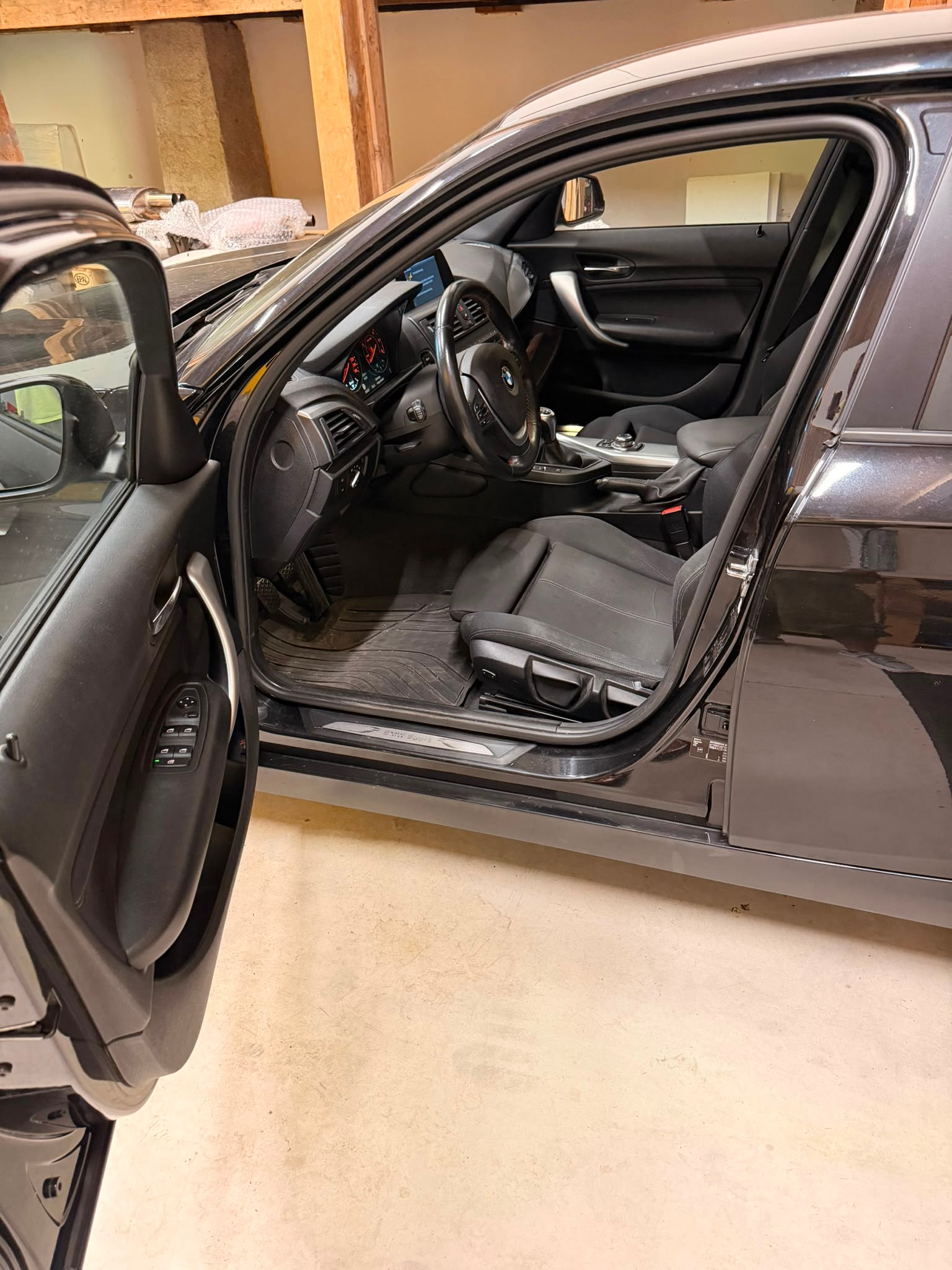 BMW 120d Sport Line-image-4