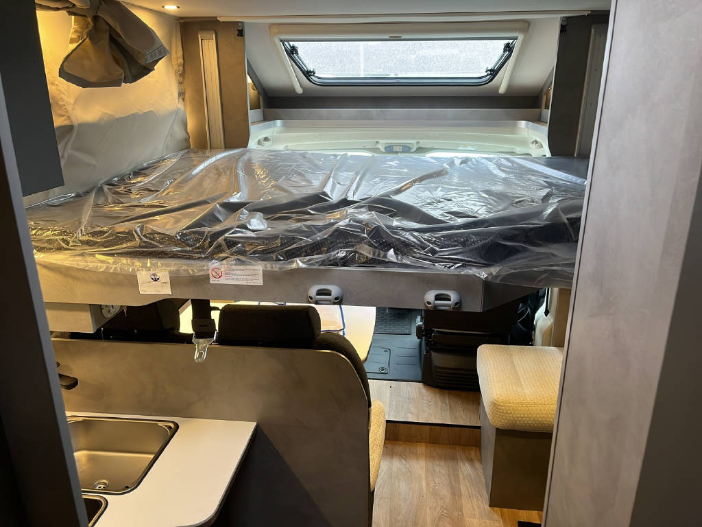PEUGEOT CROSSCAMP EXPDN 7.4E AT-image-9