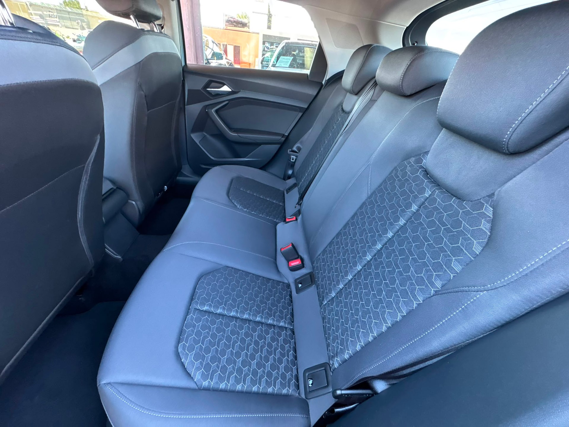 AUDI A1 Sportback 30 TFSI S Line S-tronic-image-7