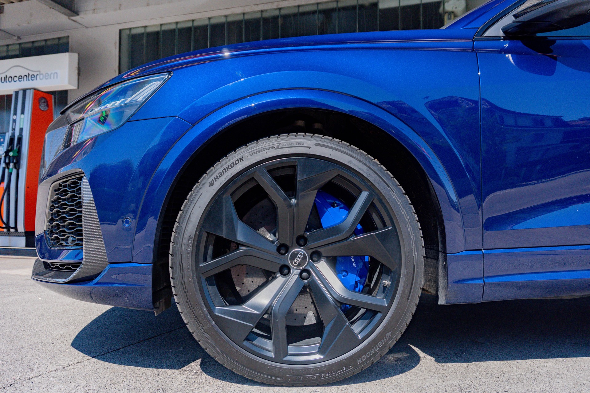 AUDI RSQ8 quattro tiptronic-image-8