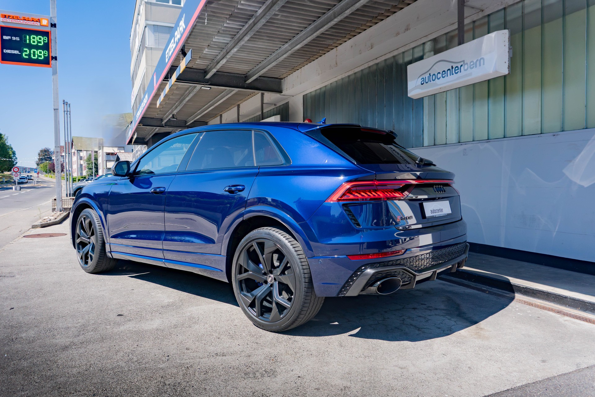 AUDI RSQ8 quattro tiptronic-image-4