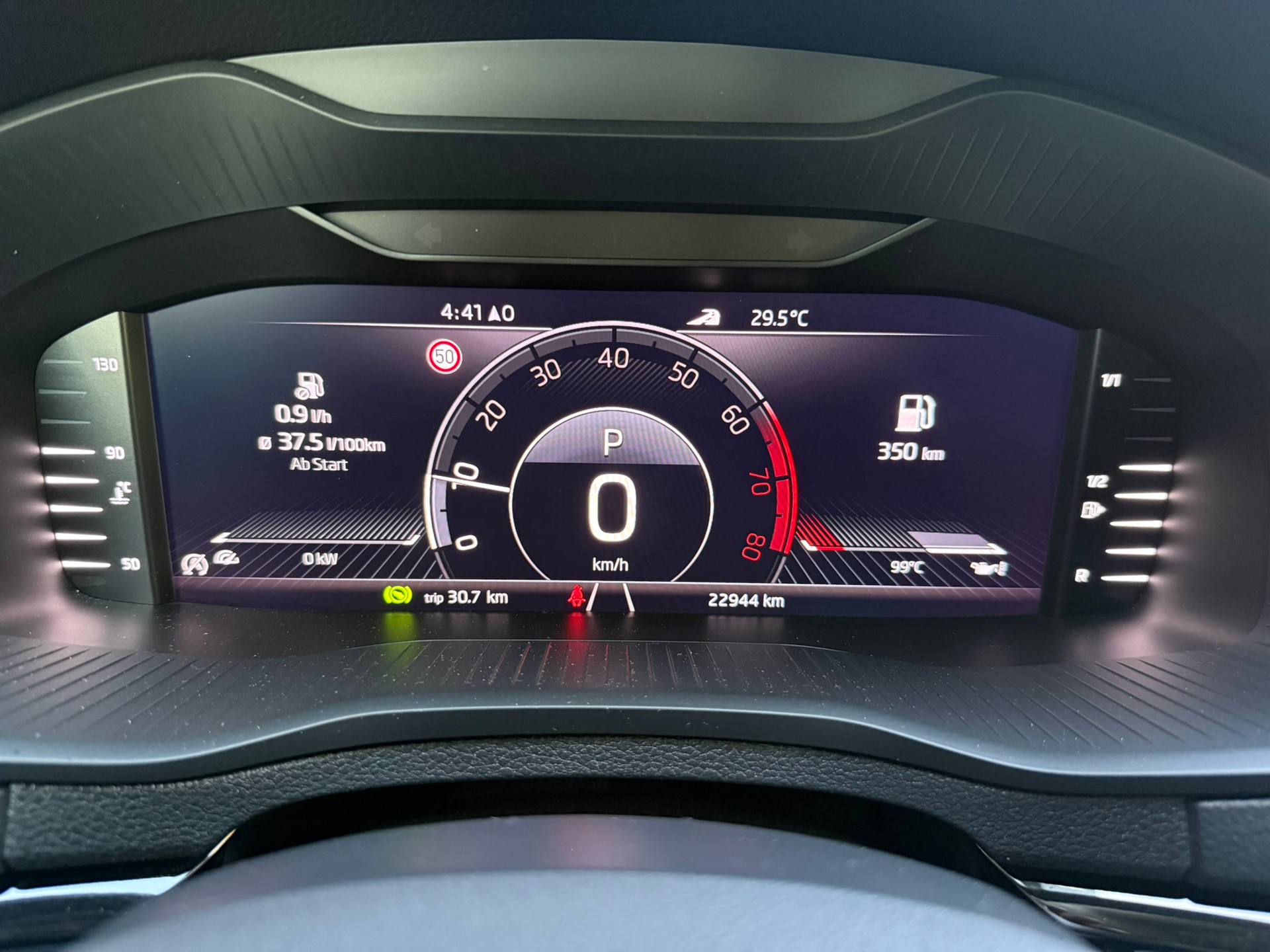 SKODA Karoq 1.5 TSI Ambition DSG-image-10