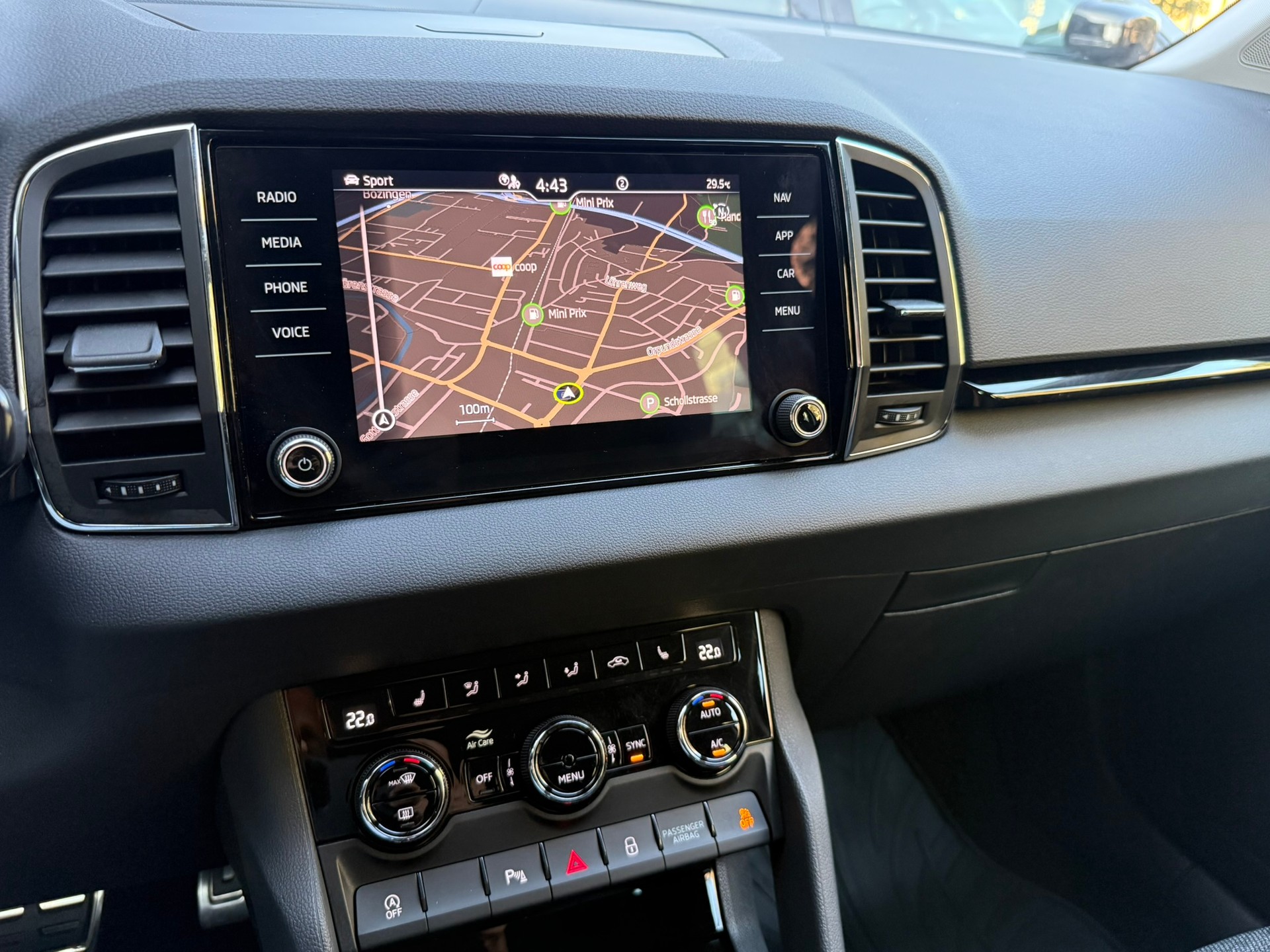 SKODA Karoq 1.5 TSI Ambition DSG-image-11