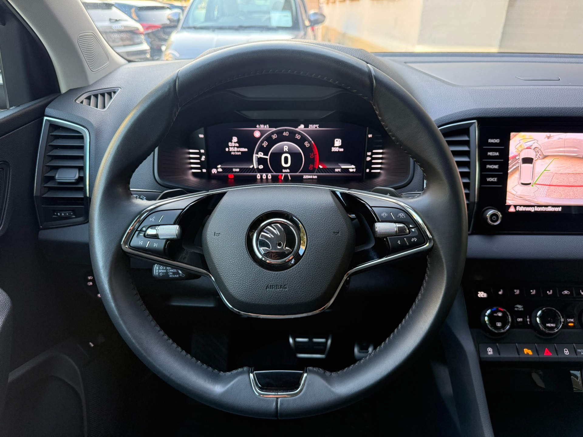 SKODA Karoq 1.5 TSI Ambition DSG-image-5