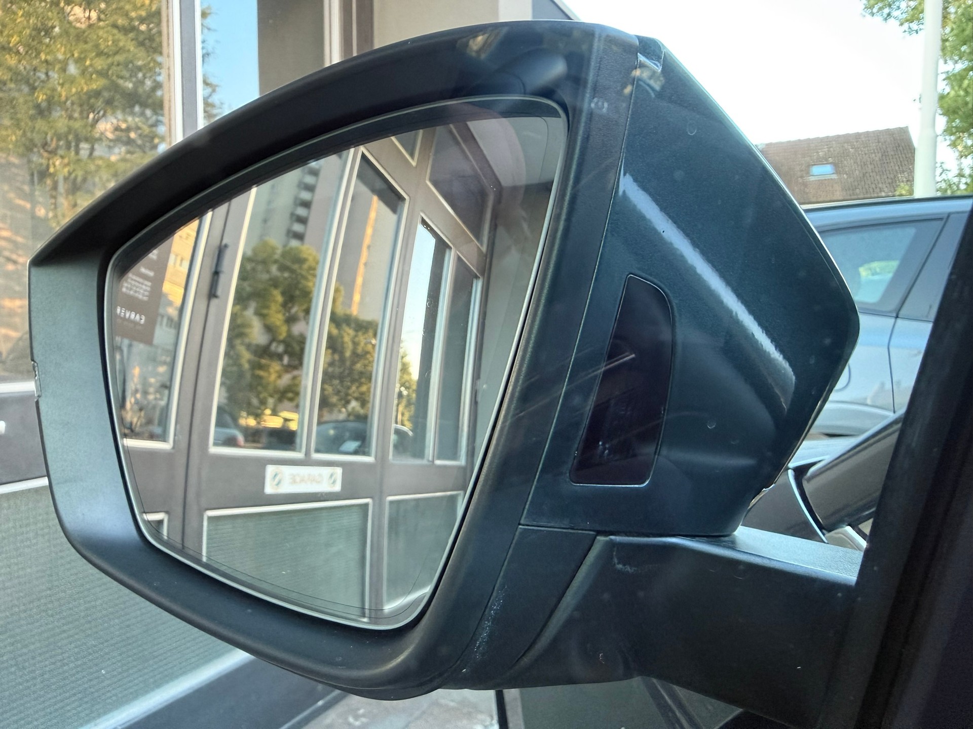 SKODA Karoq 1.5 TSI Ambition DSG-image-17