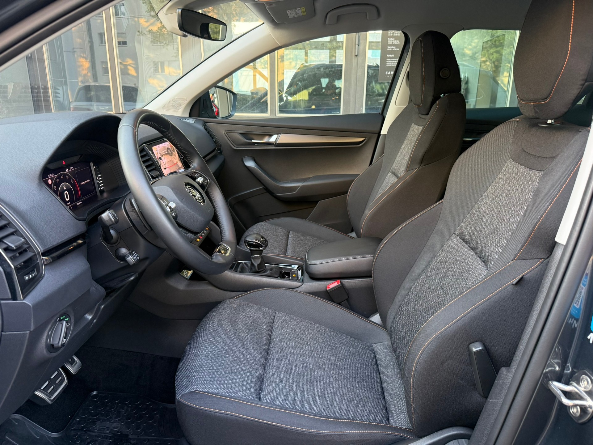 SKODA Karoq 1.5 TSI Ambition DSG-image-6