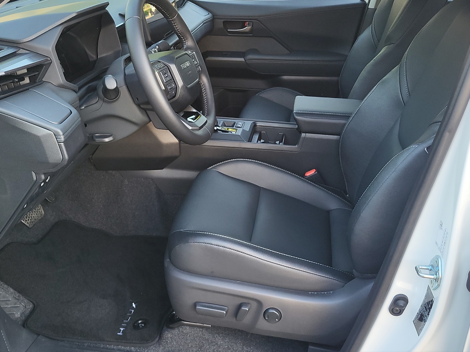 TOYOTA Hilux Double Cab.-Pick-up 59KW-image-12
