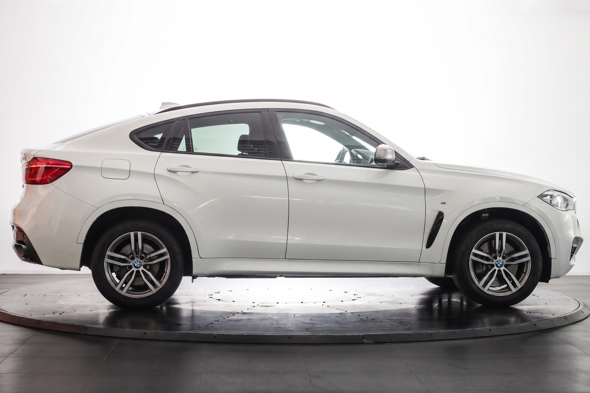 BMW X6 M50d Steptronic-image-4