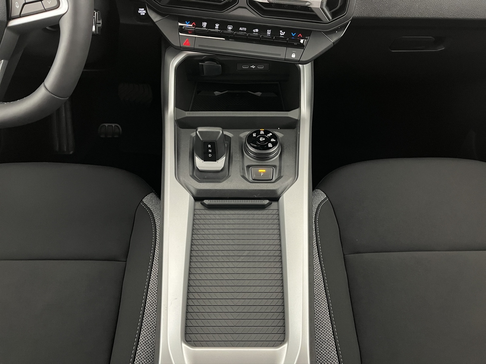 DACIA Bigster 1.2 Hybrid Journey 4WD-image-13