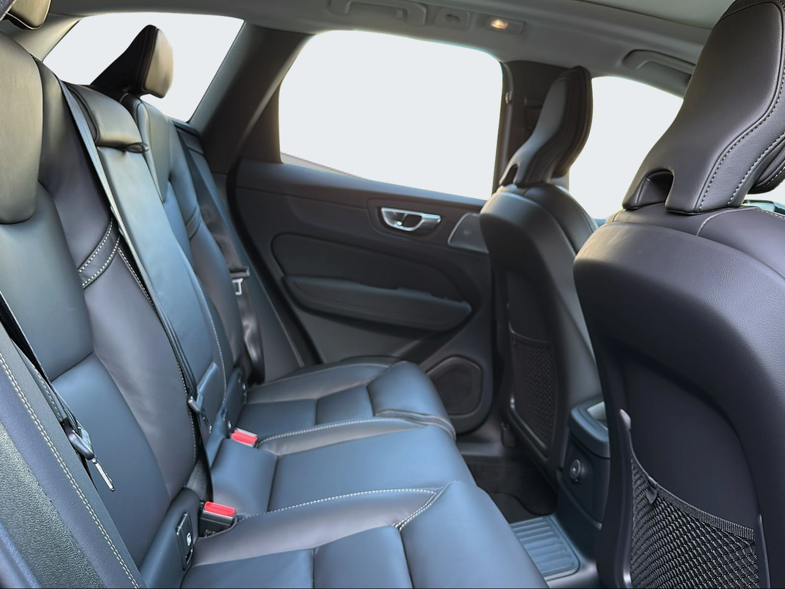 VOLVO XC60 2.0 T8 TE Ultra Bright eAWD-image-12
