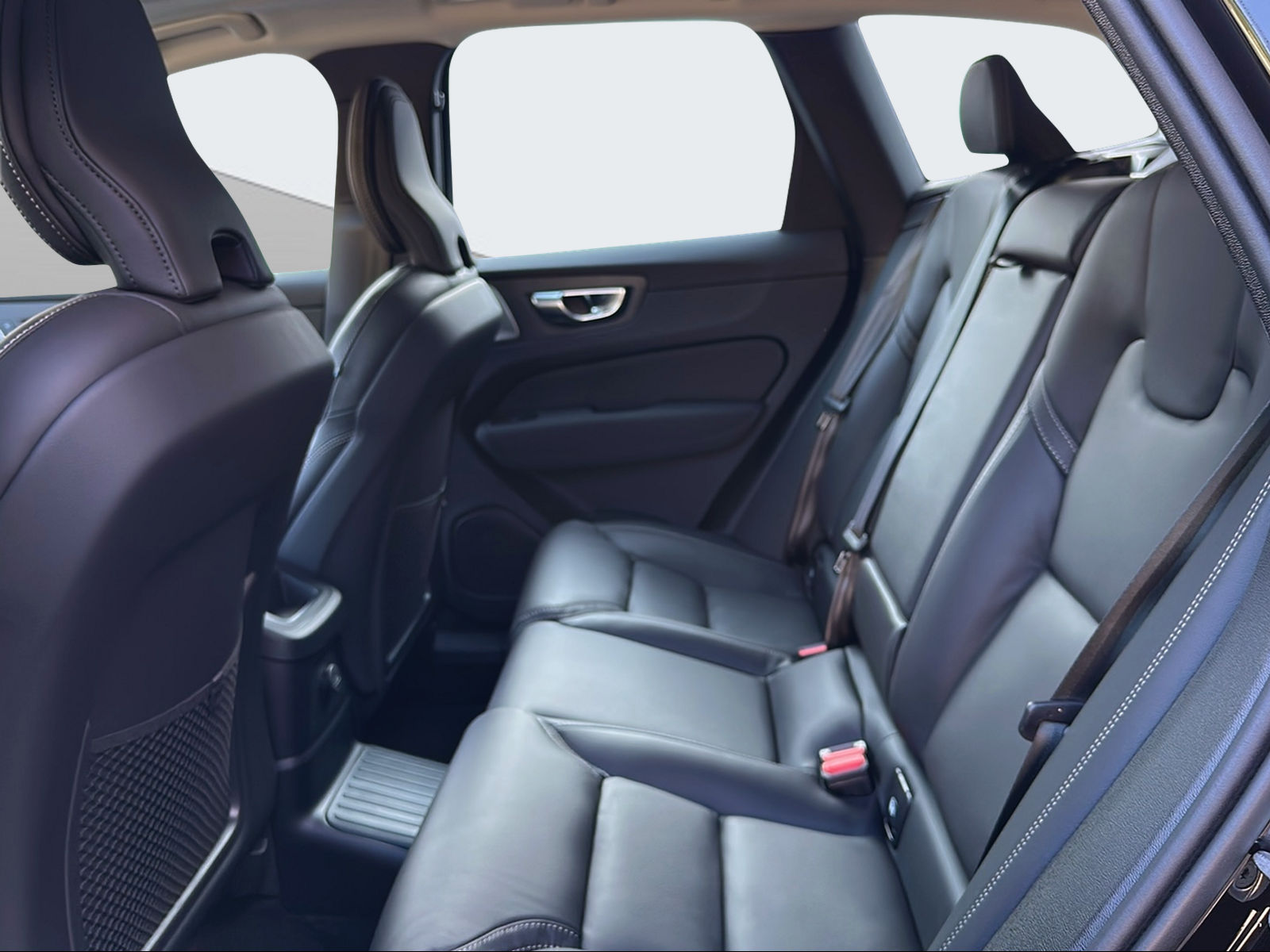 VOLVO XC60 2.0 T8 TE Ultra Bright eAWD-image-11