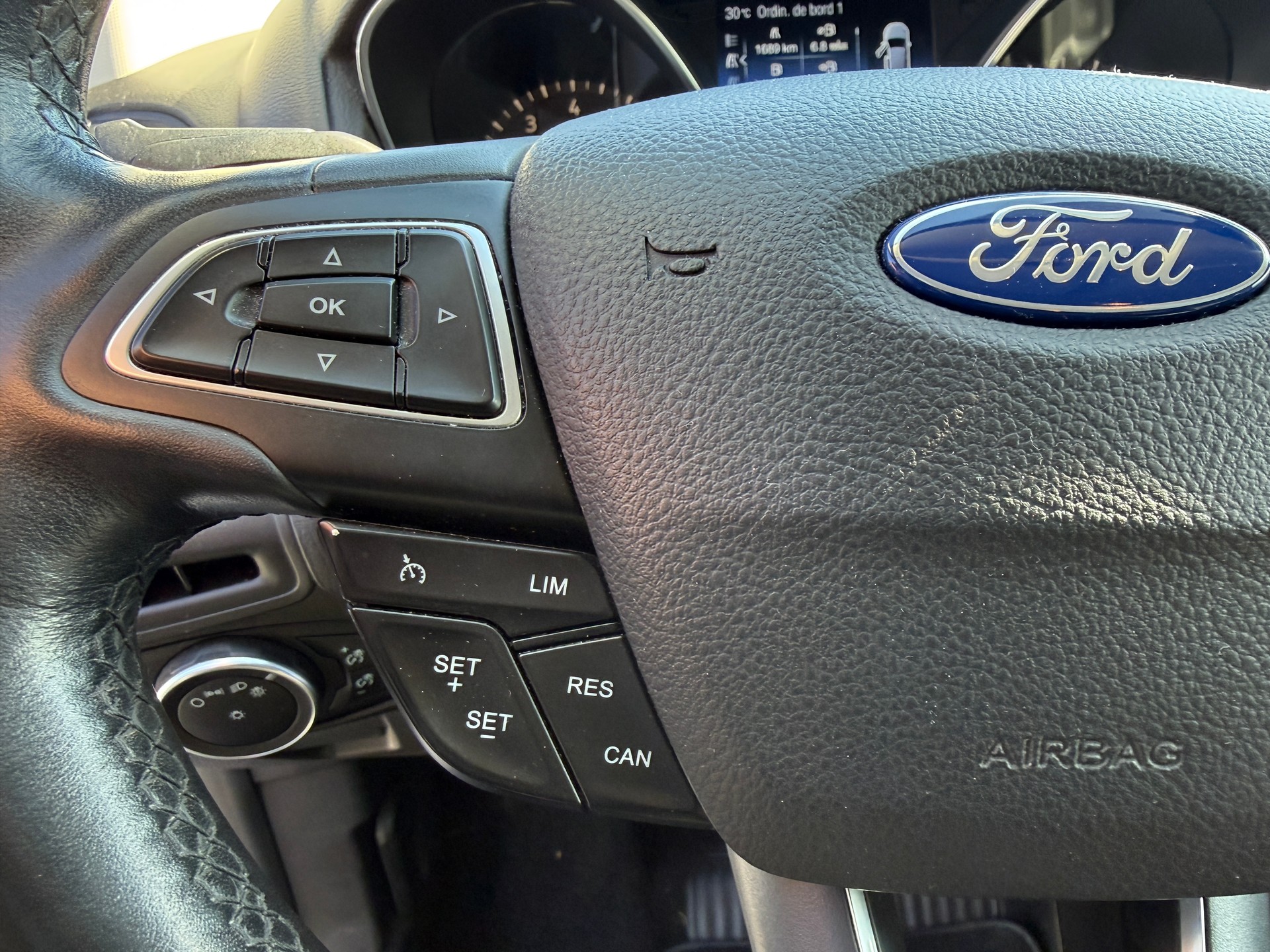 FORD Focus 1.0 SCTi Business-image-19