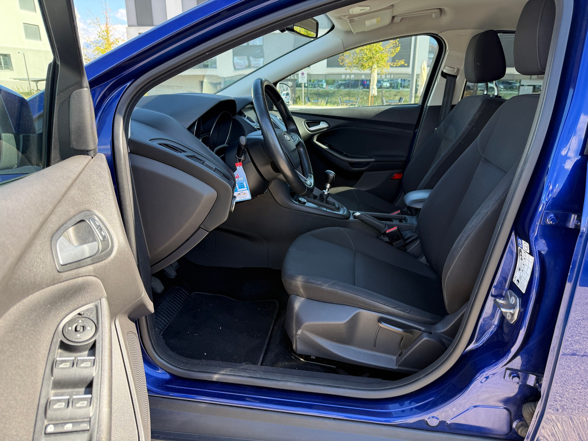 FORD Focus 1.0 SCTi Business-image-16
