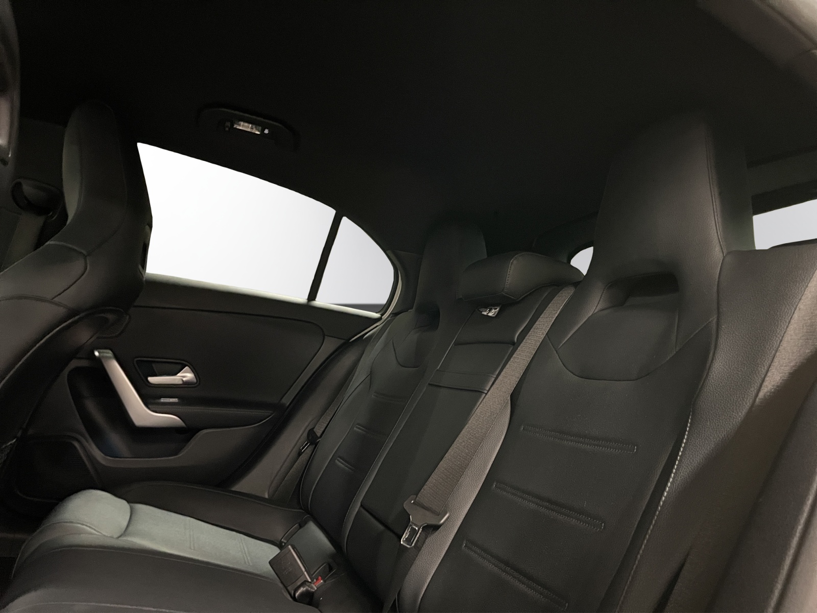 MERCEDES-BENZ A 200 4Matic Progressive 8G-DCT-image-10