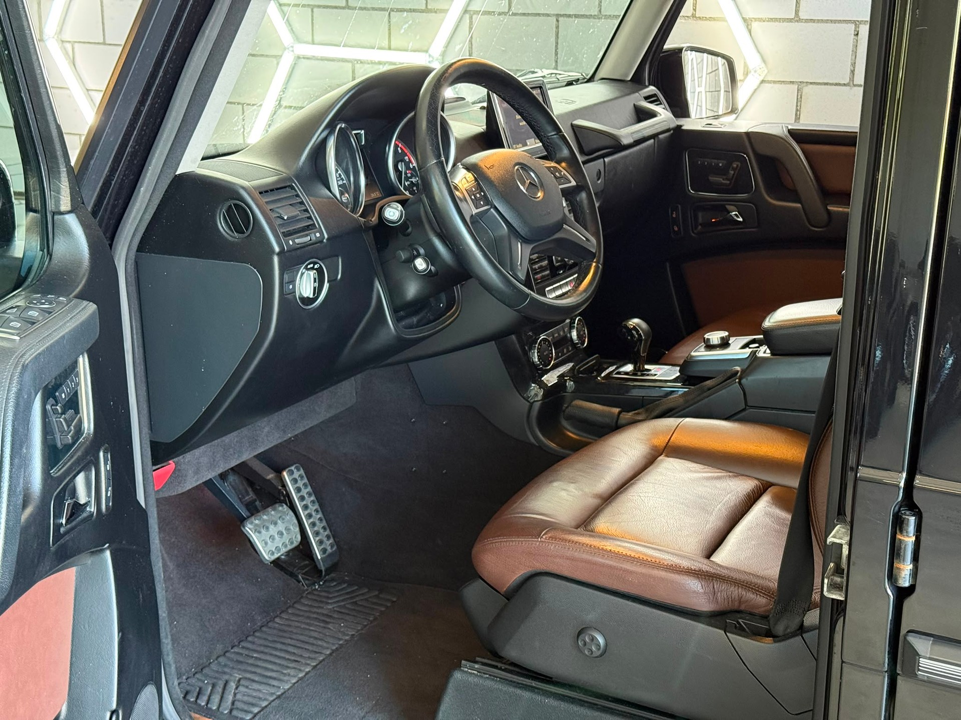 MERCEDES-BENZ G 350 BlueTEC 7G-Tronic-image-4