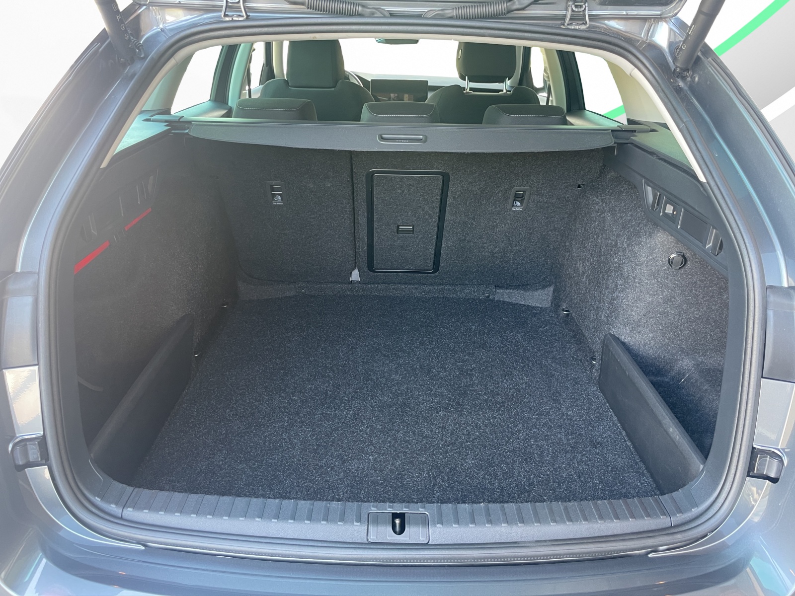 SKODA Octavia Combi 1.5 TSI mHEV DSG Dynamic-image-14