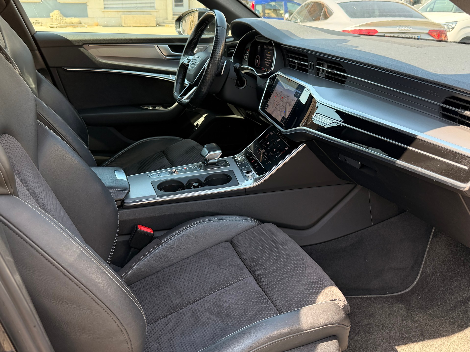 AUDI A6 Avant 45 TDI quattro tiptronic S-Line-image-13