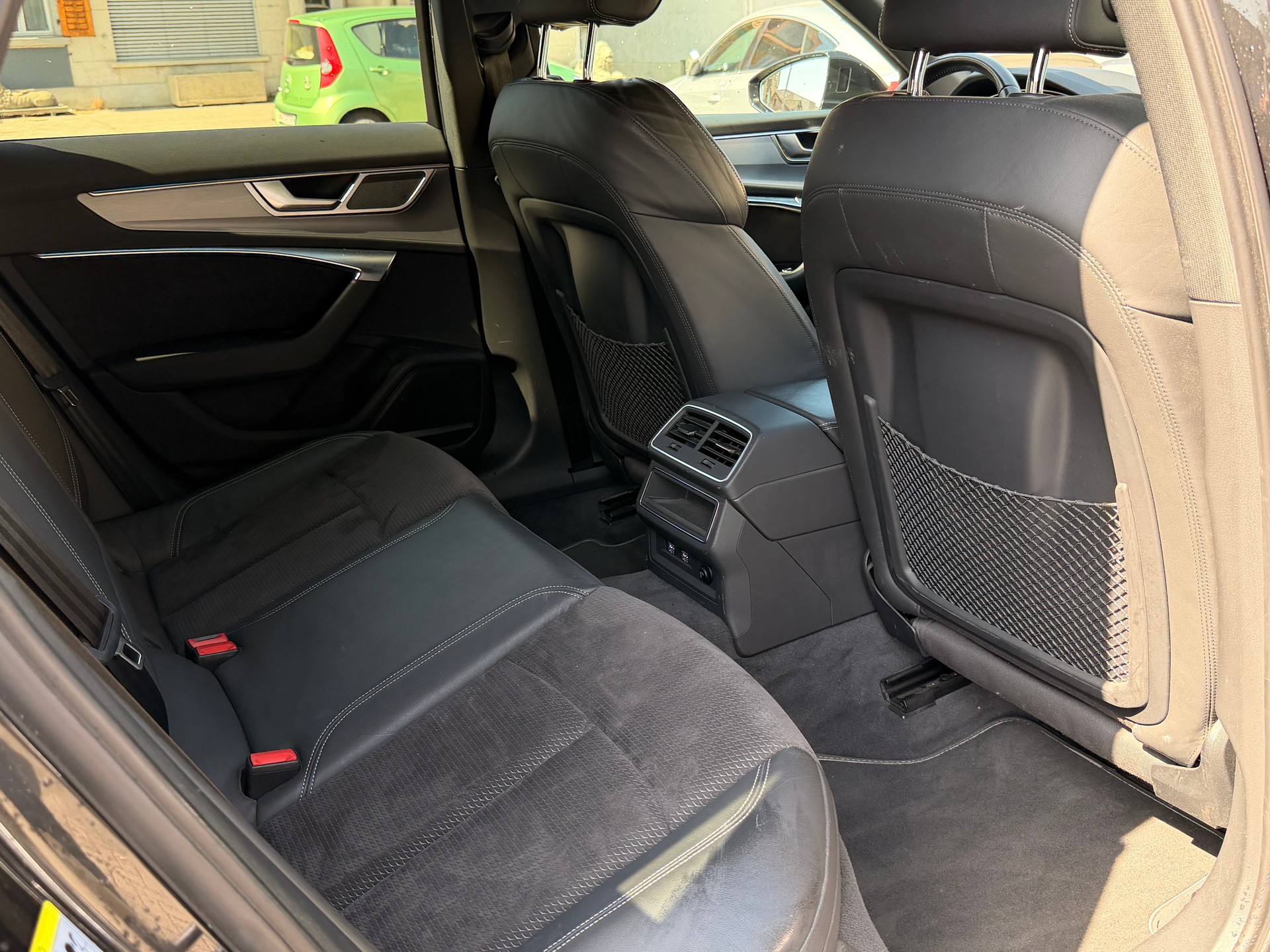 AUDI A6 Avant 45 TDI quattro tiptronic S-Line-image-12