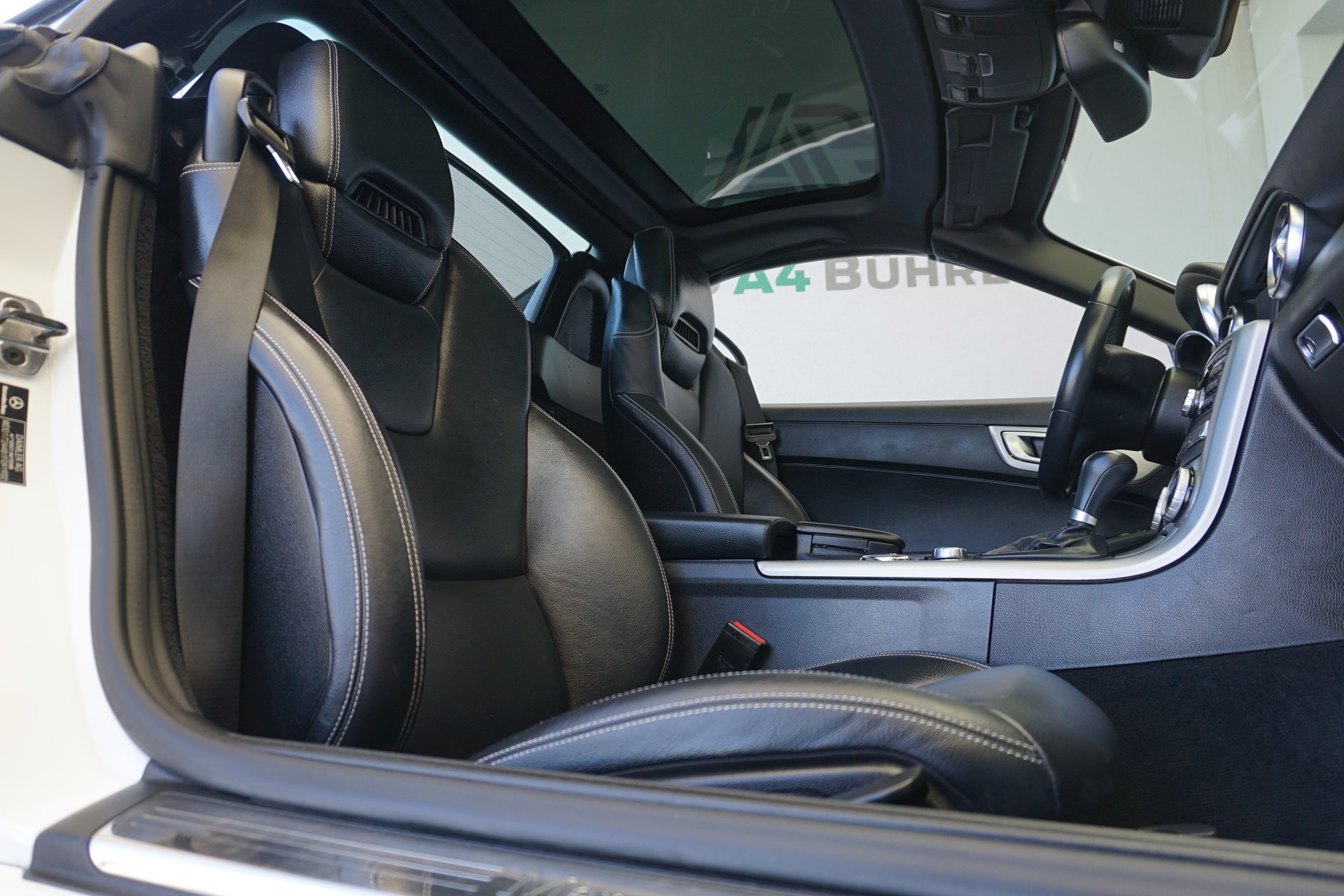 MERCEDES-BENZ SLK 200-image-25