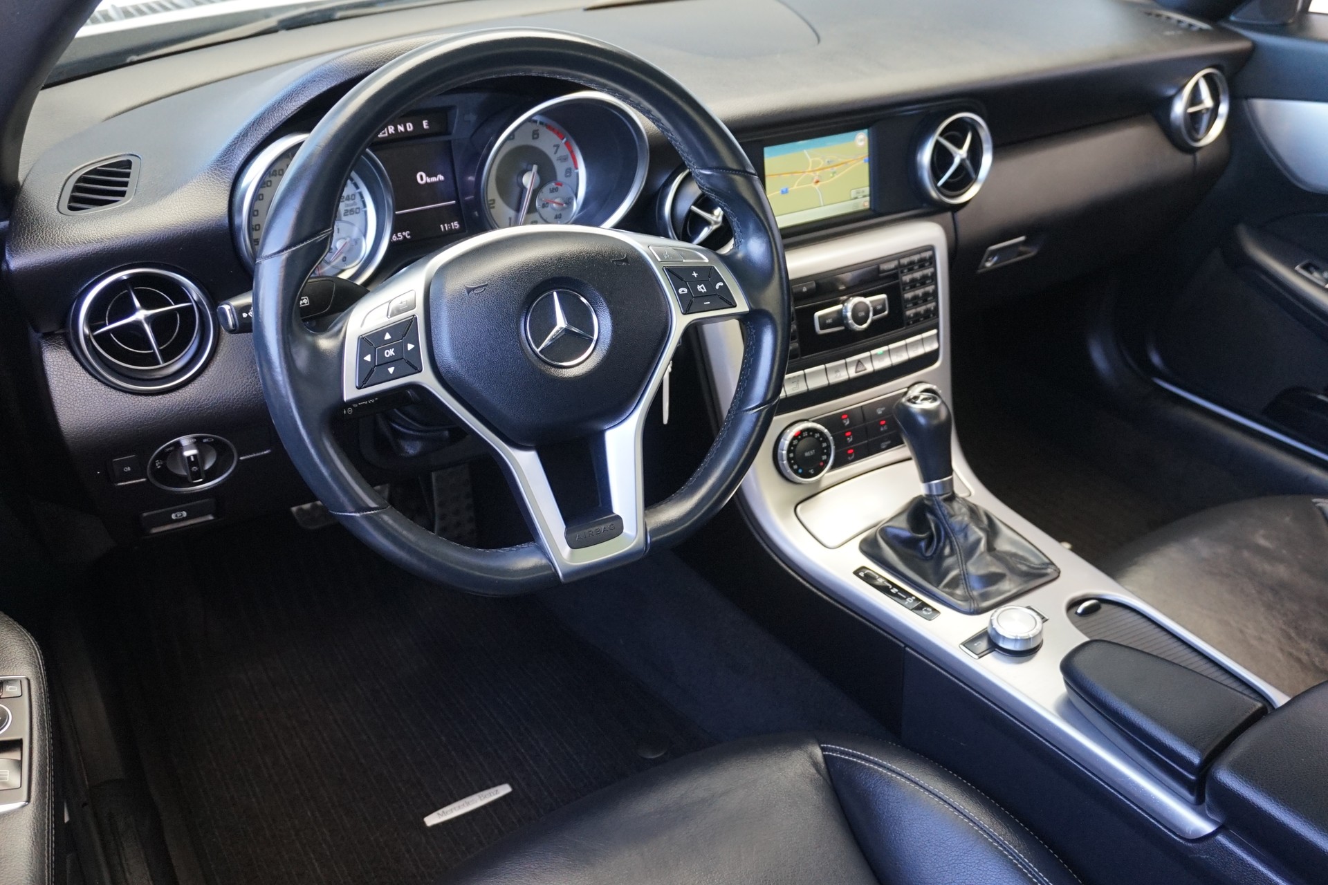 MERCEDES-BENZ SLK 200-image-22