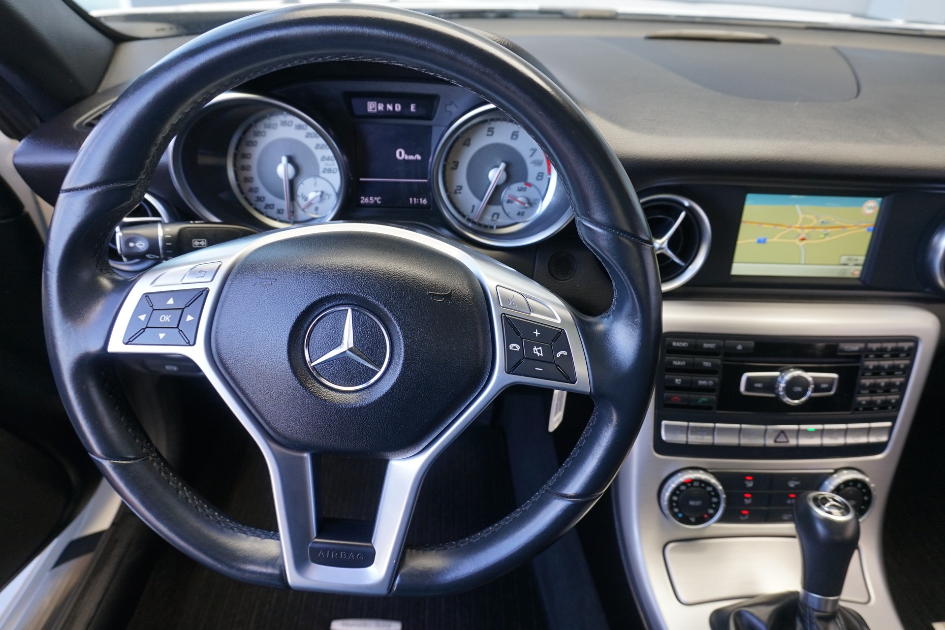 MERCEDES-BENZ SLK 200-image-24
