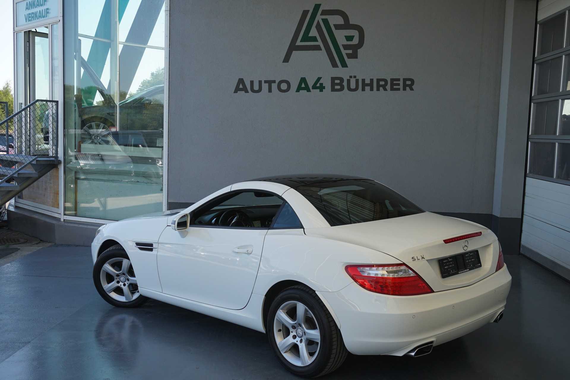 MERCEDES-BENZ SLK 200-image-9