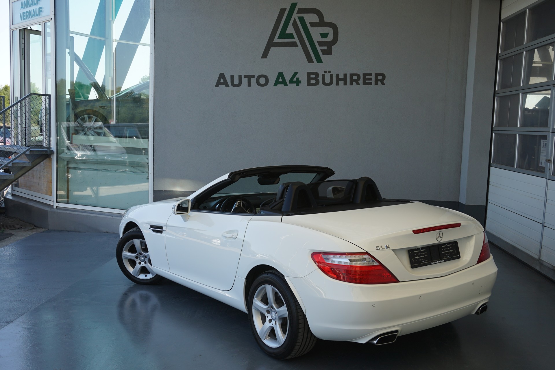 MERCEDES-BENZ SLK 200-image-11