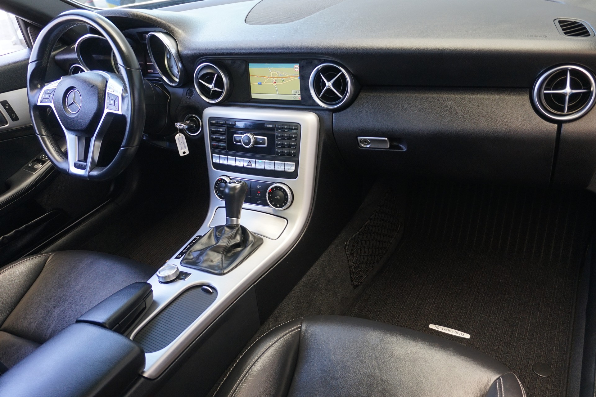 MERCEDES-BENZ SLK 200-image-23
